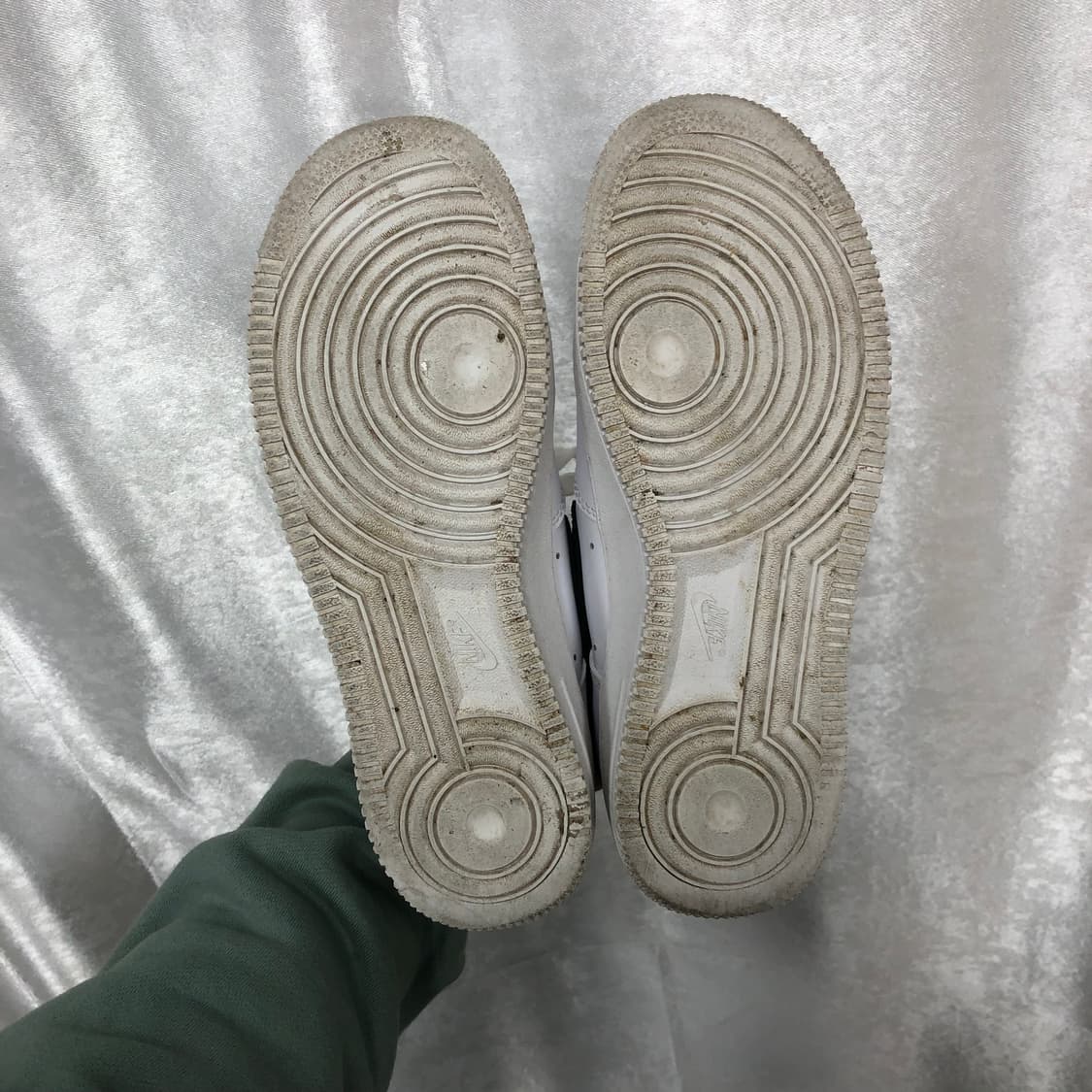 나이키 에어포스 1 07 에센셜 스니커즈 사이즈245  상품이미지7