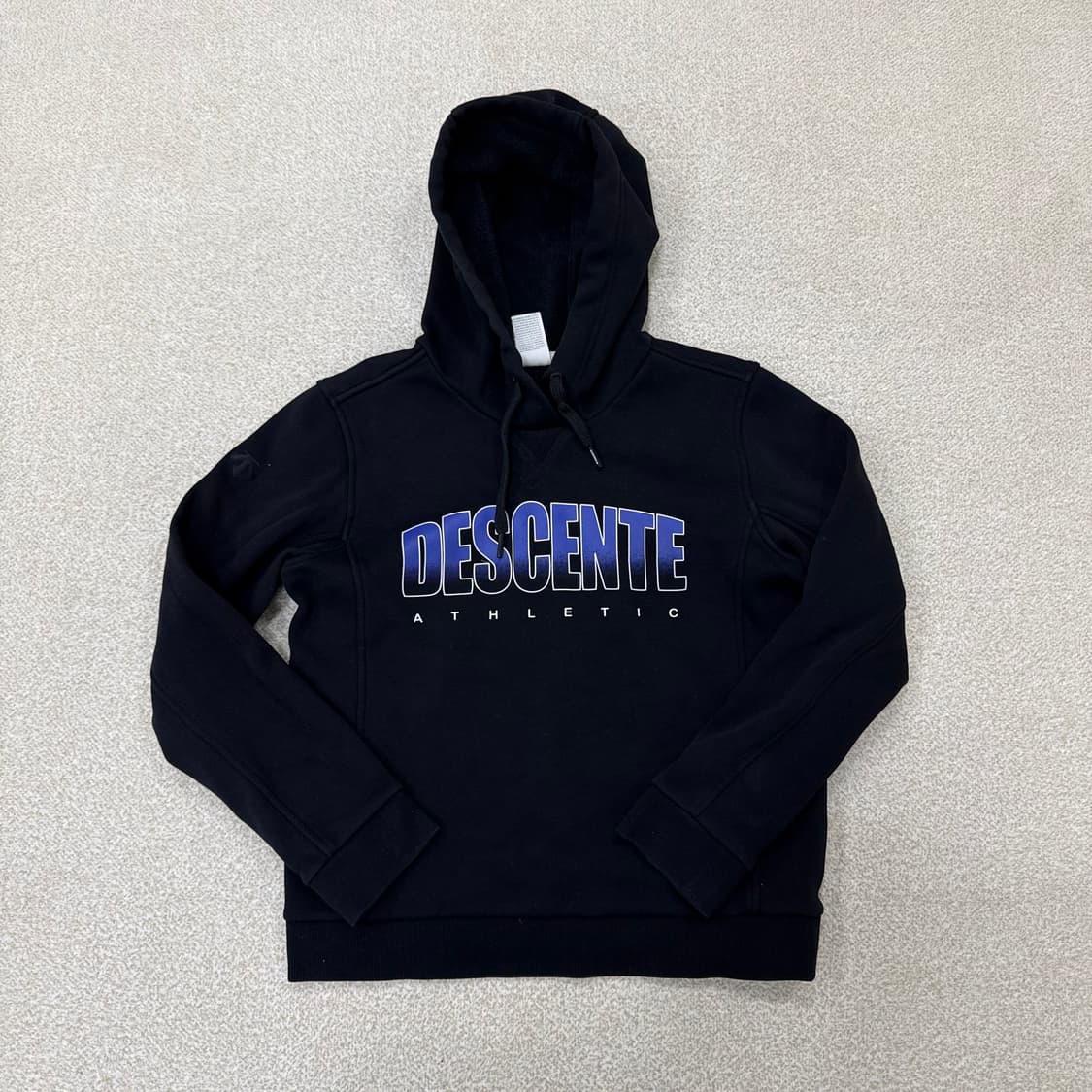 90 데상트 로고 그래픽 후드티 0130T1 상품이미지1