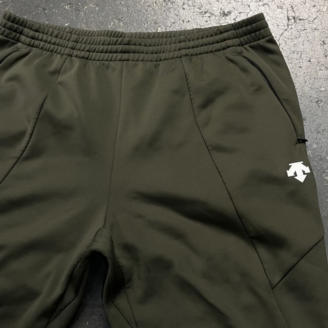 105 데상트 트레이닝 바지 상품이미지2