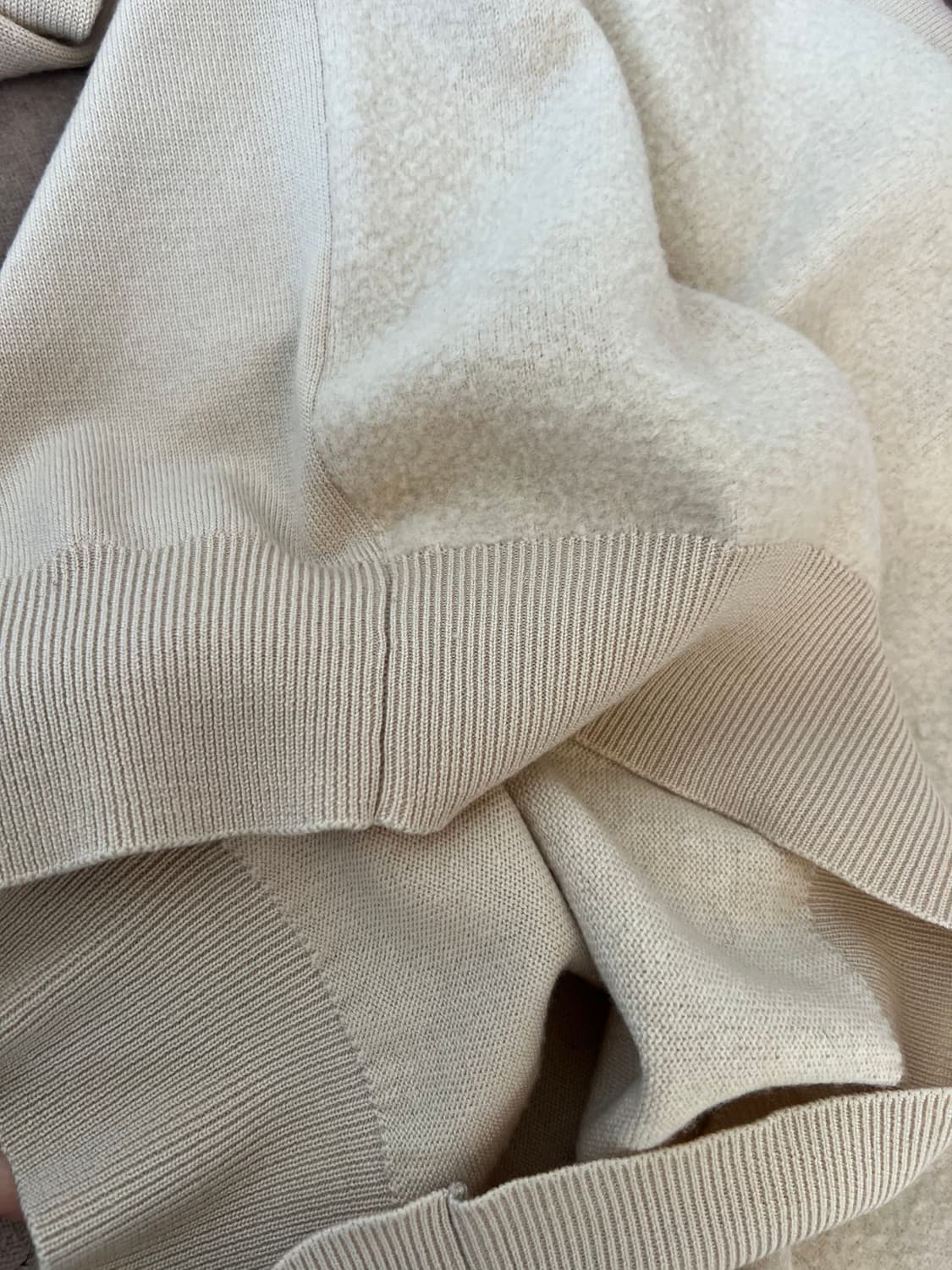 페세리코 여성 라이트베이지 울캐시미어니트 라운드니트 상품이미지6