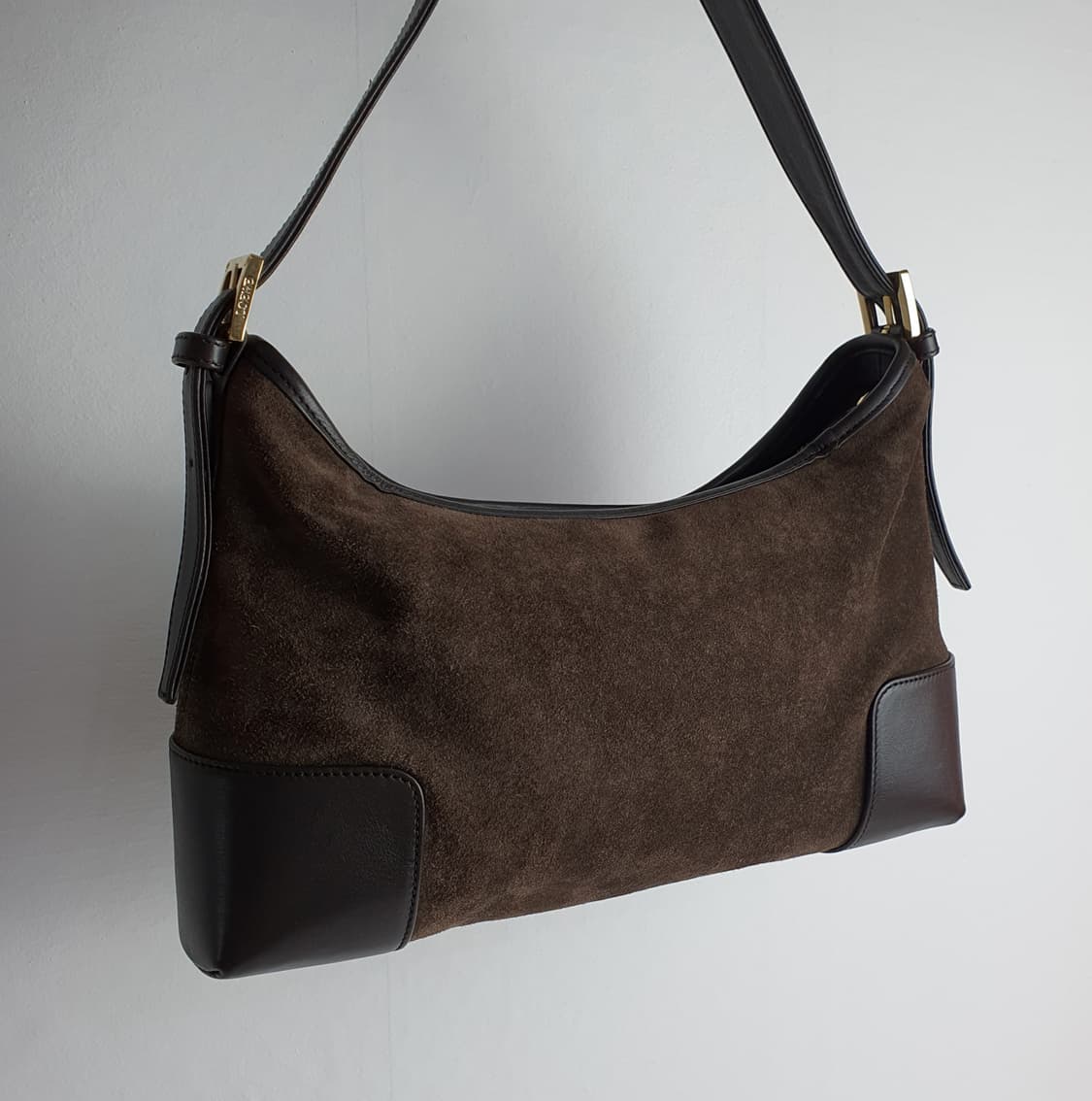 로에베 - 딥브라운 스웨이드 빈티지 미니백 상품이미지4