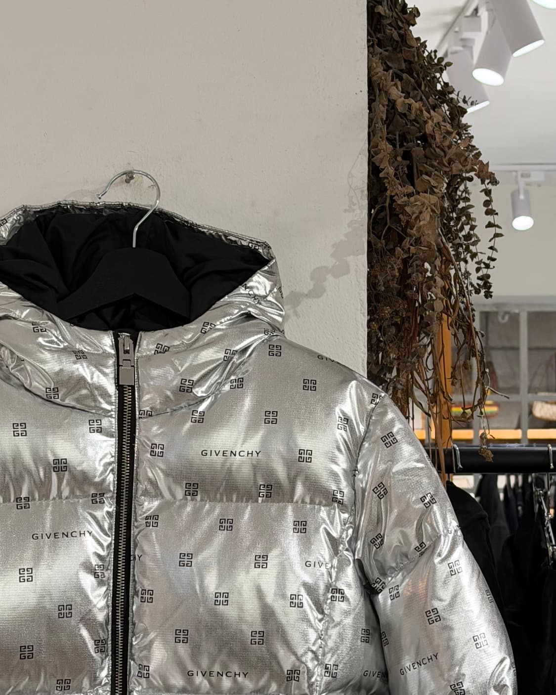 지방시 실버 로고 메탈릭 푸퍼 자켓 상품이미지3