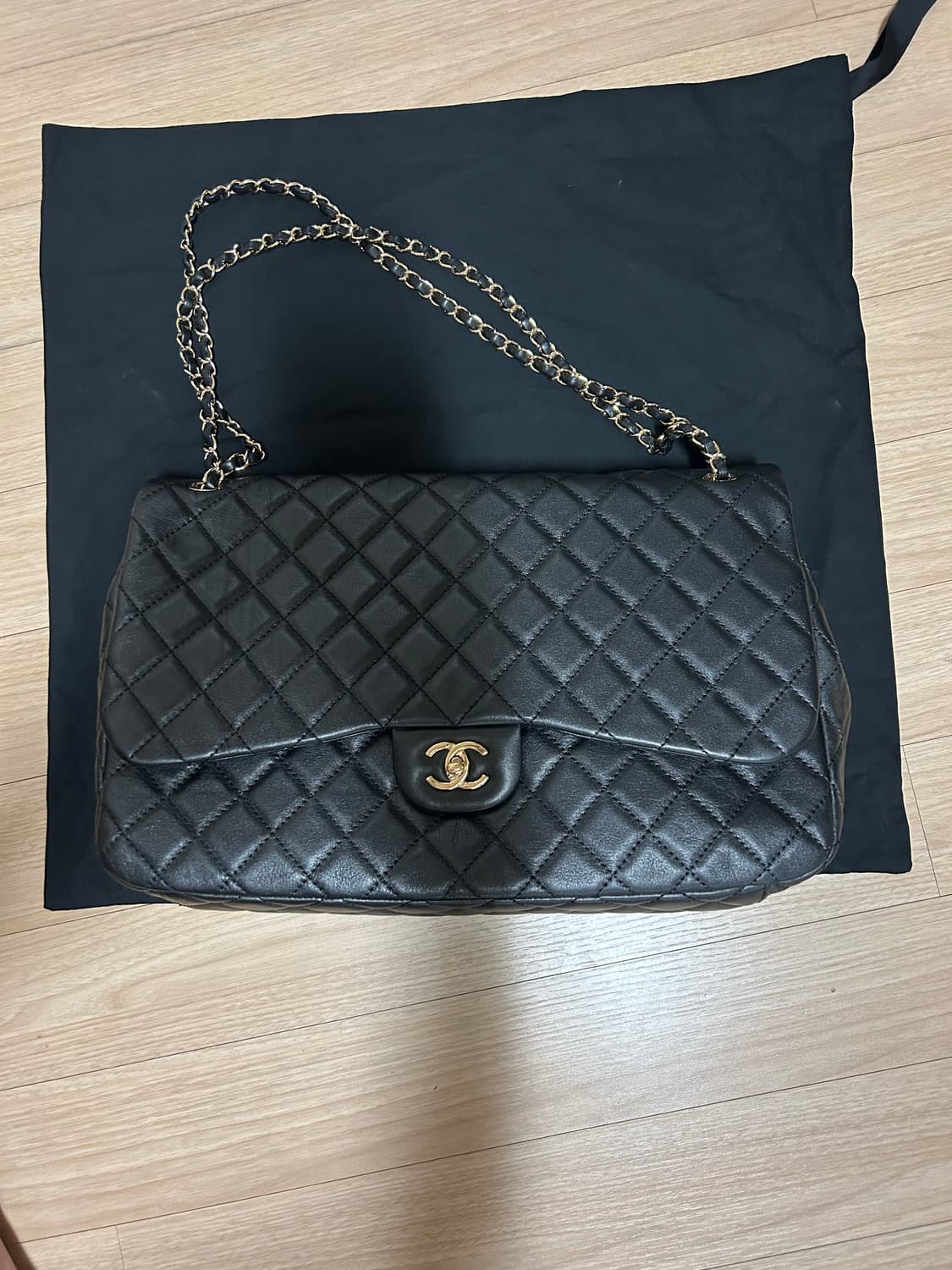 Chanel flap bag black 상품이미지3