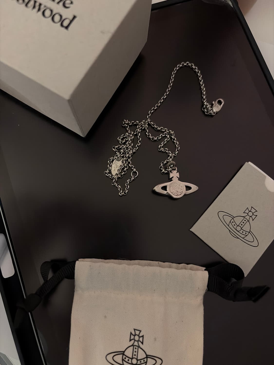 비비안웨스트우드 메이페어 바스 릴리프 펜던트 실버 상품이미지3