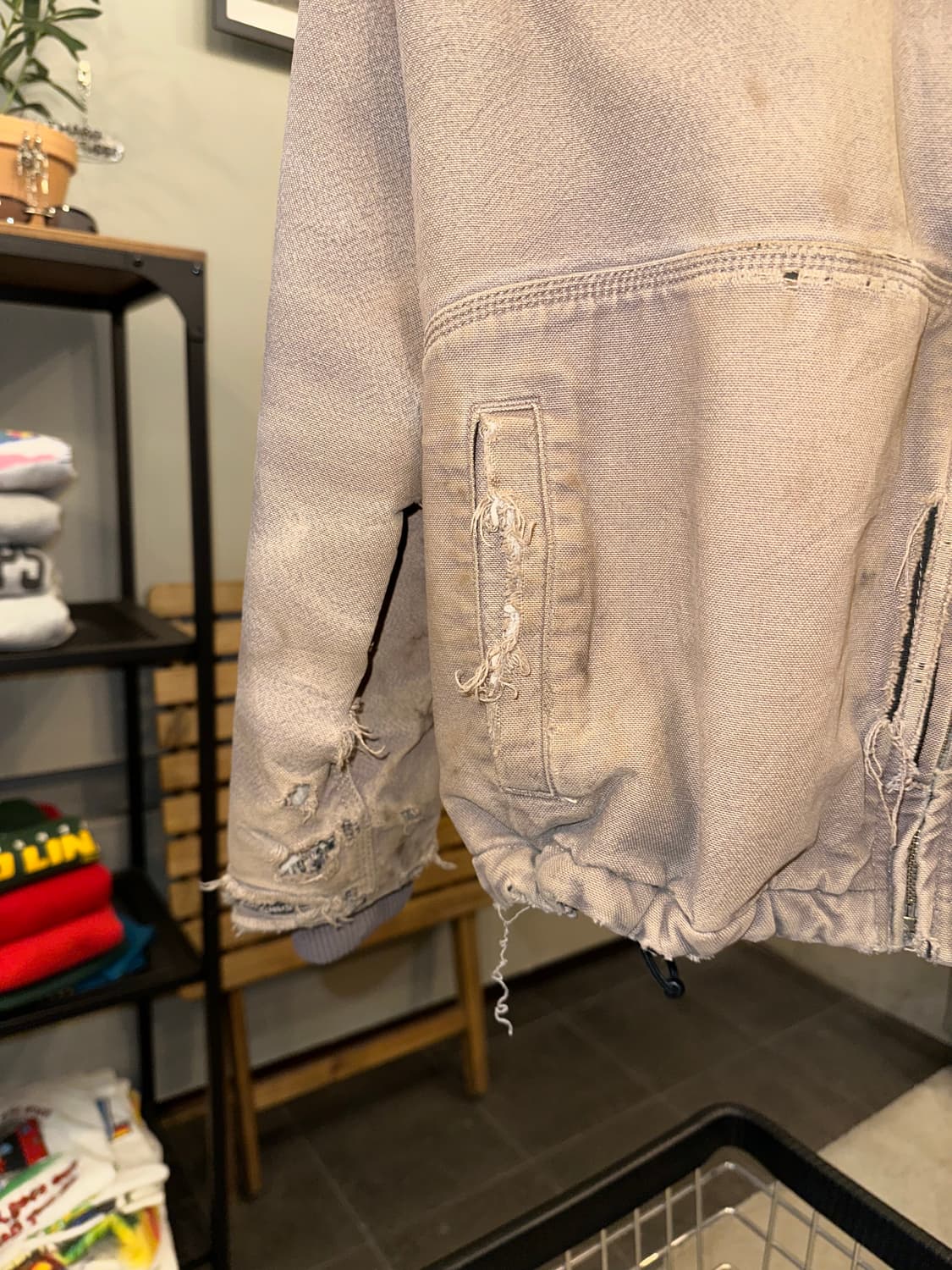 Carhartt canvas distressed work bomber  상품이미지7