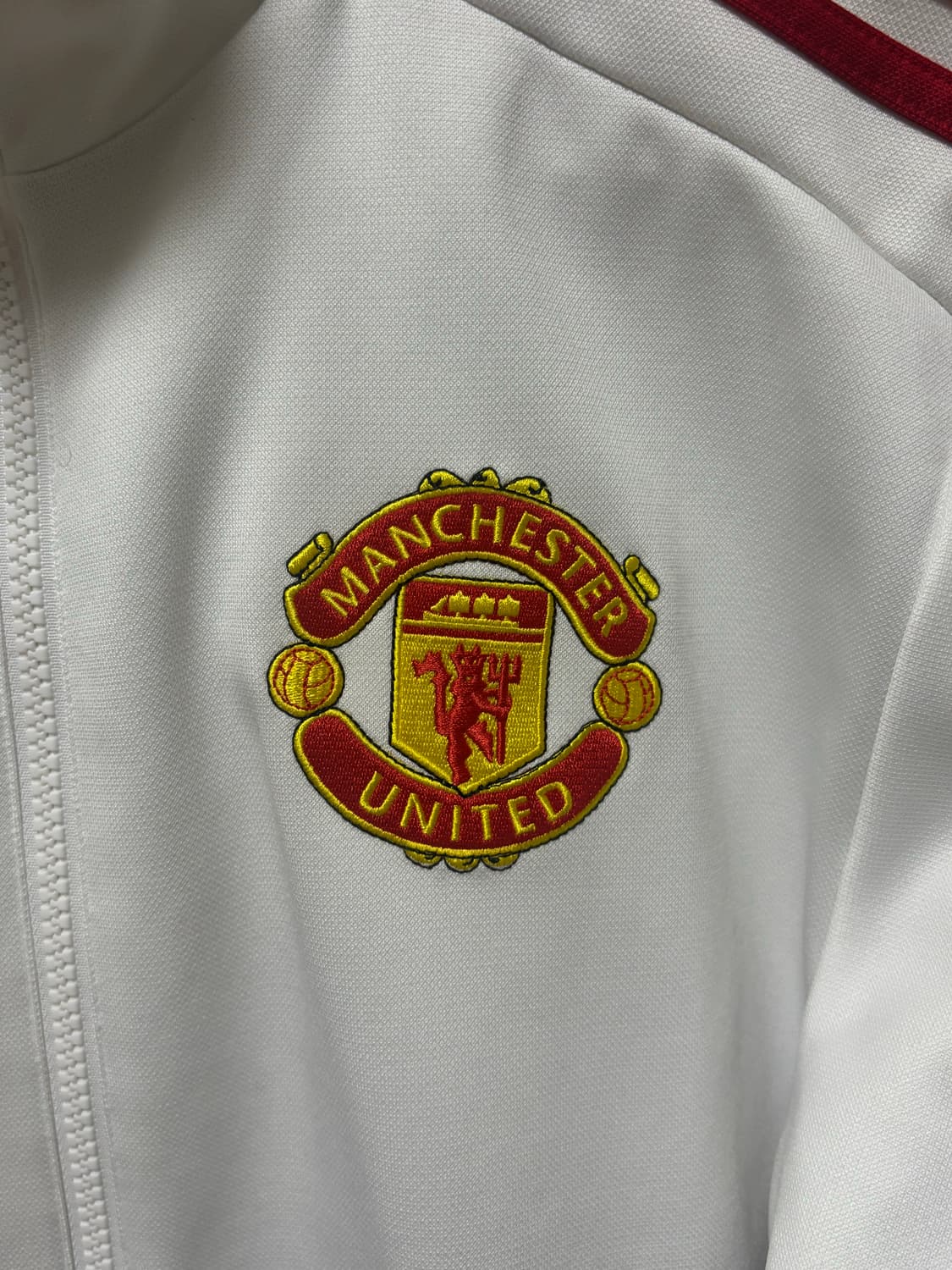 아디다스 맨유 흰빨 져지(대대장) 상품이미지4