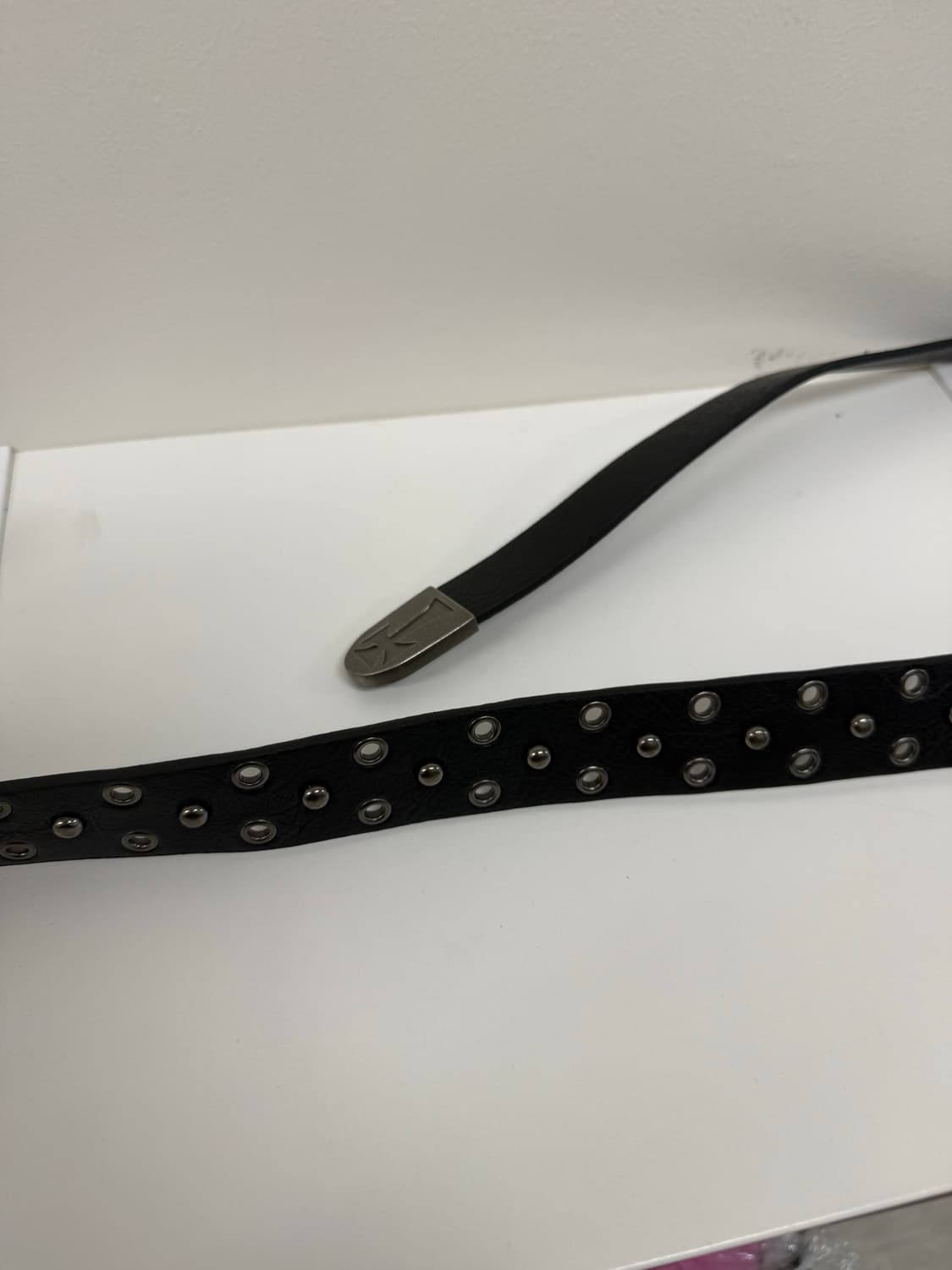 CROSS STUDDED EYELET LEATHER BELT 상품이미지2