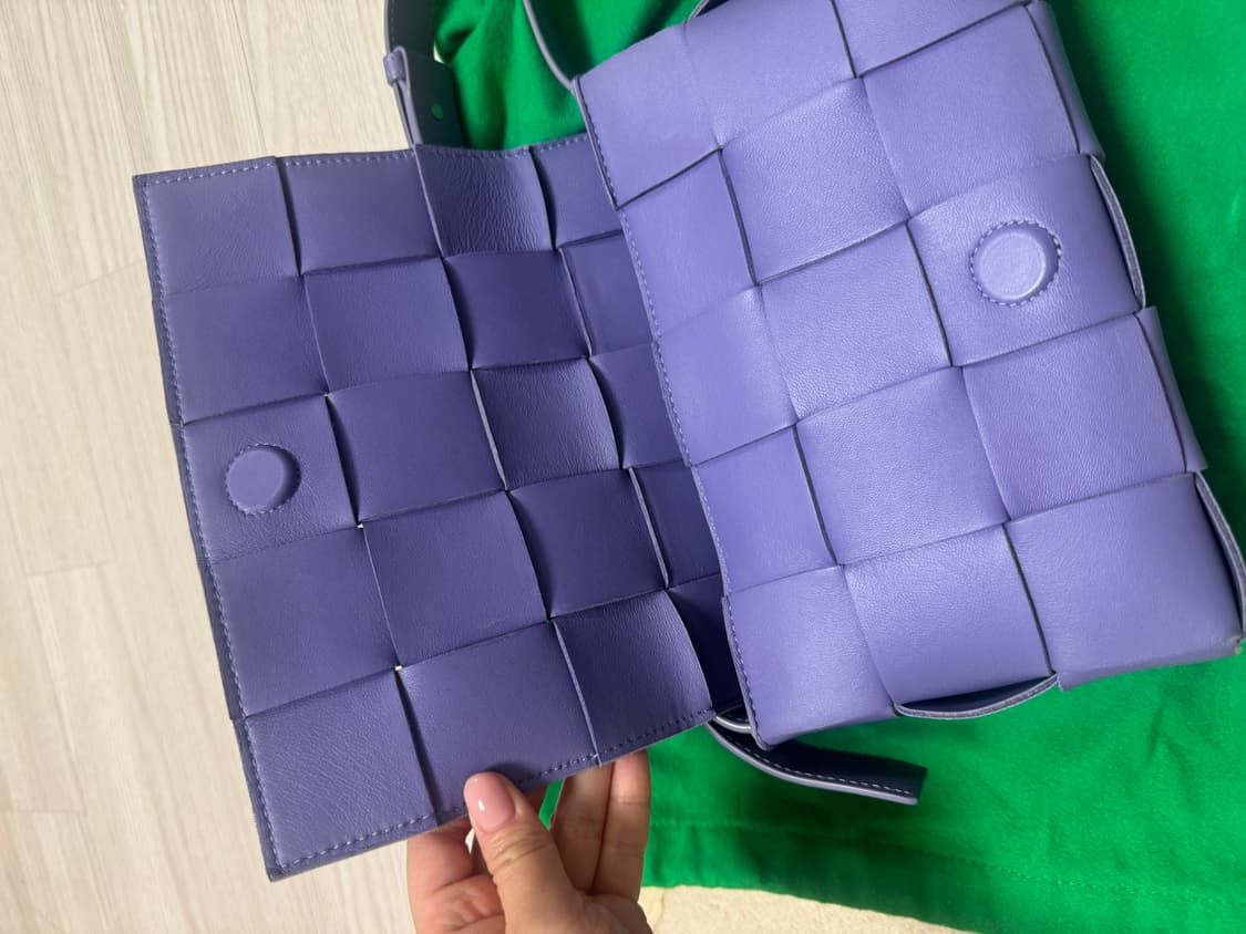 보테가 베네카 카세트백 라벤더 상품이미지2