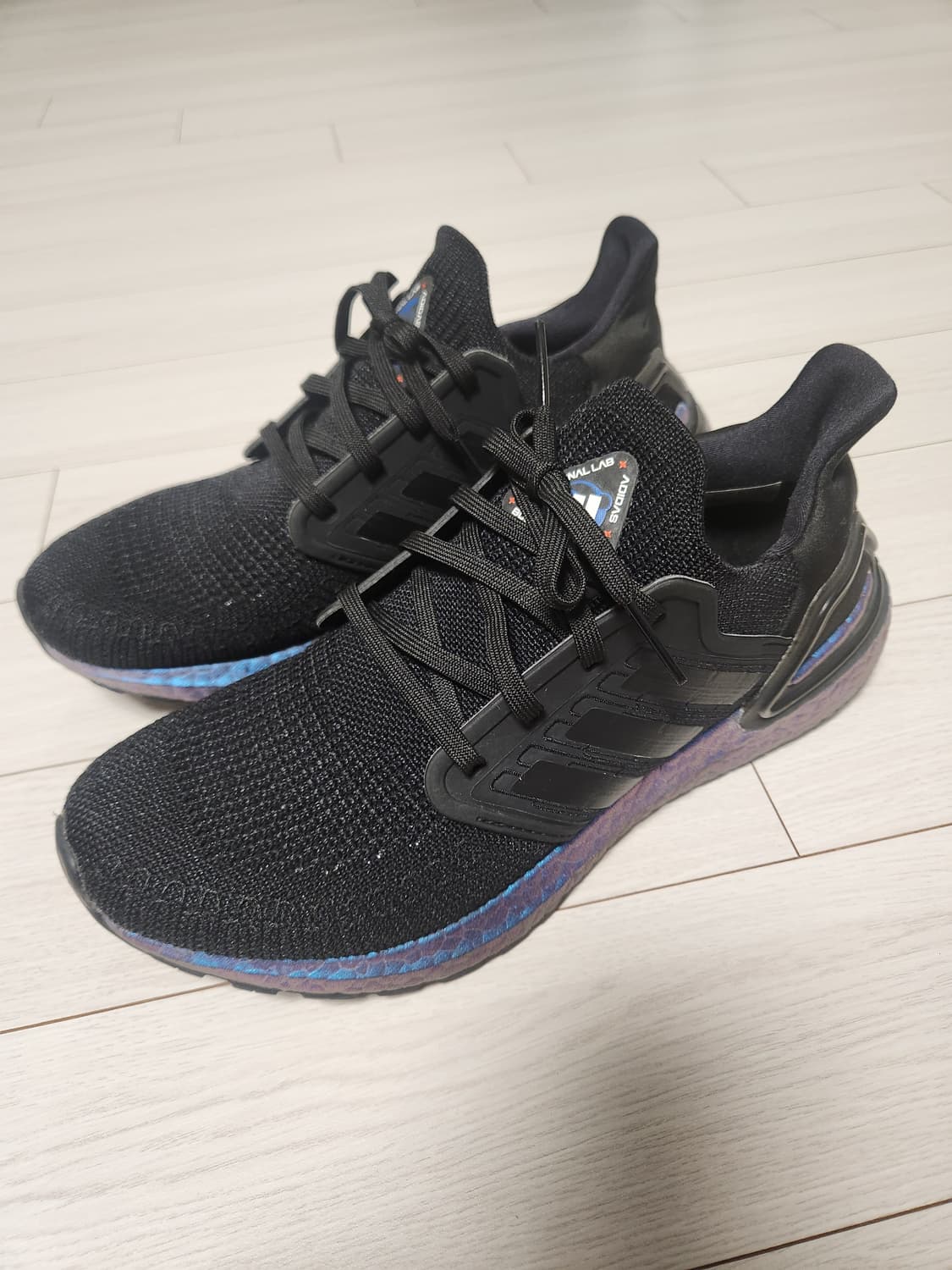 아디다스 운동화 울트라부스트 20 EG1341 러닝화 남녀공용 사이즈26 상품이미지1