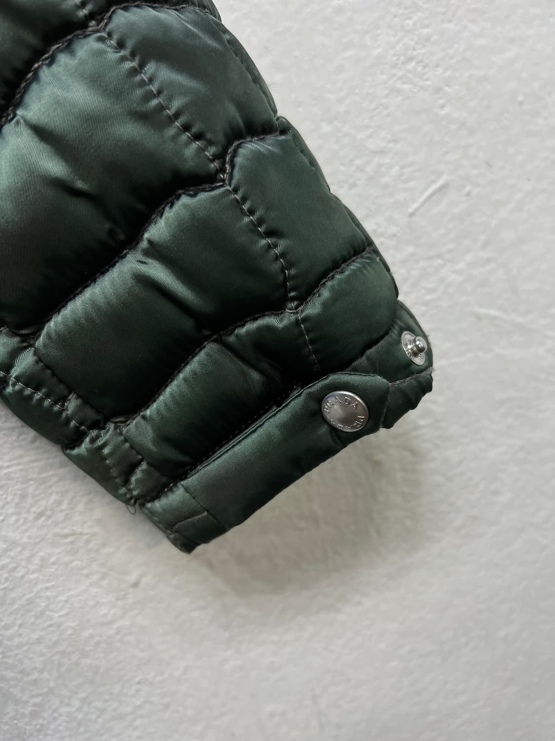 프라다 패딩점퍼 44 (한국 55~66정도) 상품이미지3