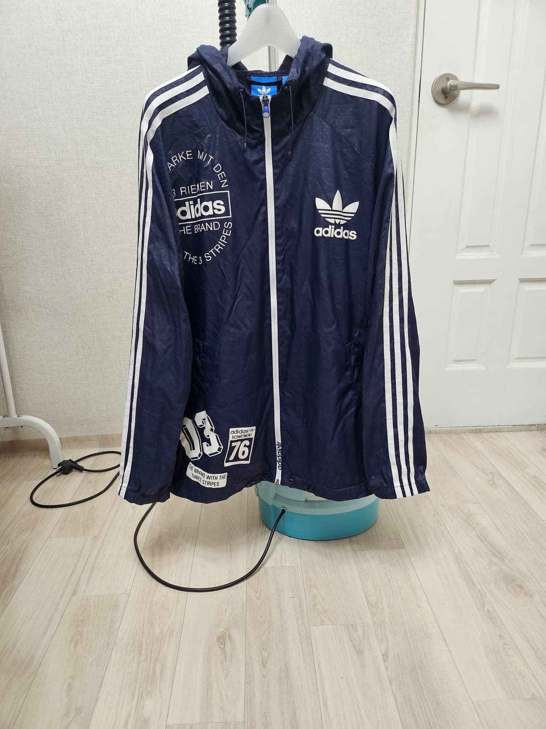 (110)2XL☆초대장급☆ 아디다스 파이어버드 빅로고 [네이비] 바람막이 상품이미지1
