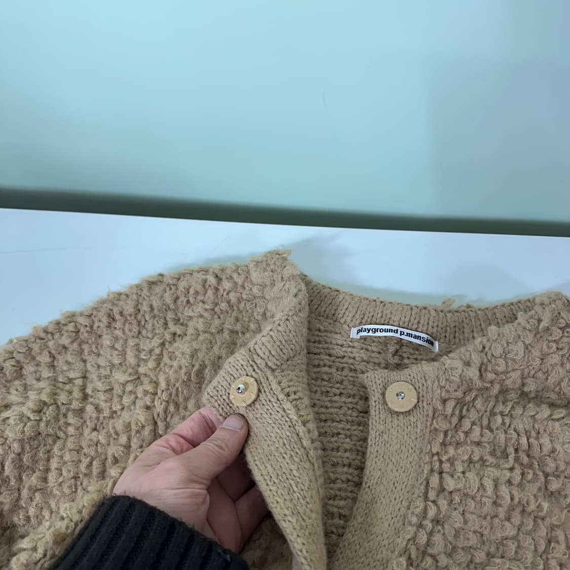 우먼OS PLAYGROUND P.MANSION 루즈오버핏 베이지 부클가디 상품이미지6