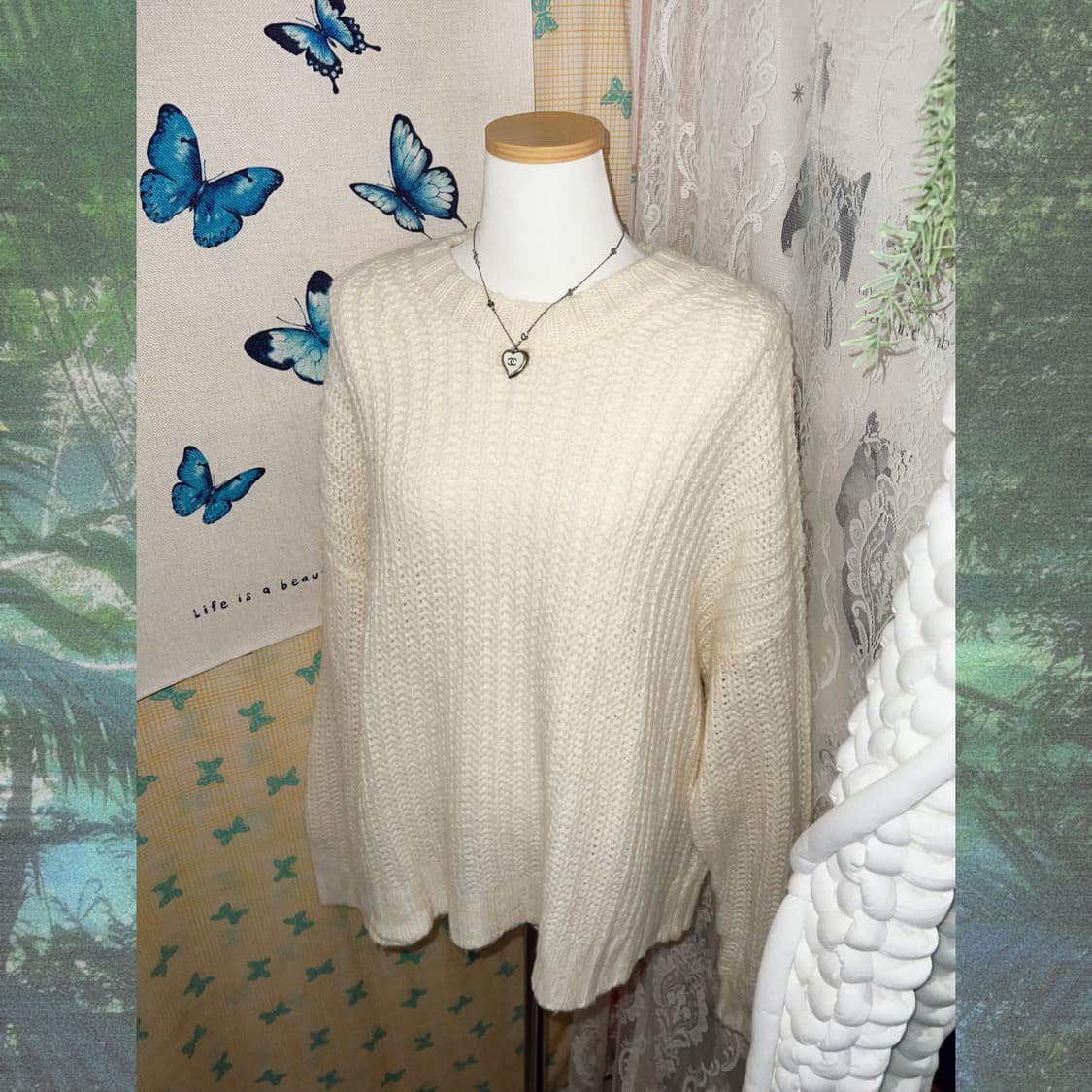 아이보리 오버핏 니트 상품이미지1