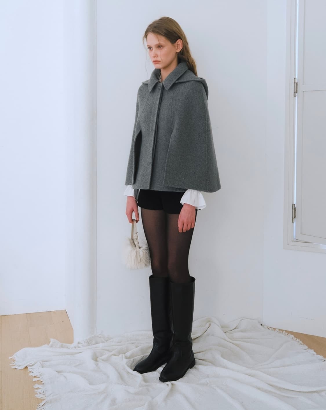 새상품) 르베인 2ND 케이프 후드 핸드메이드 코트 차콜 망토 상품이미지3