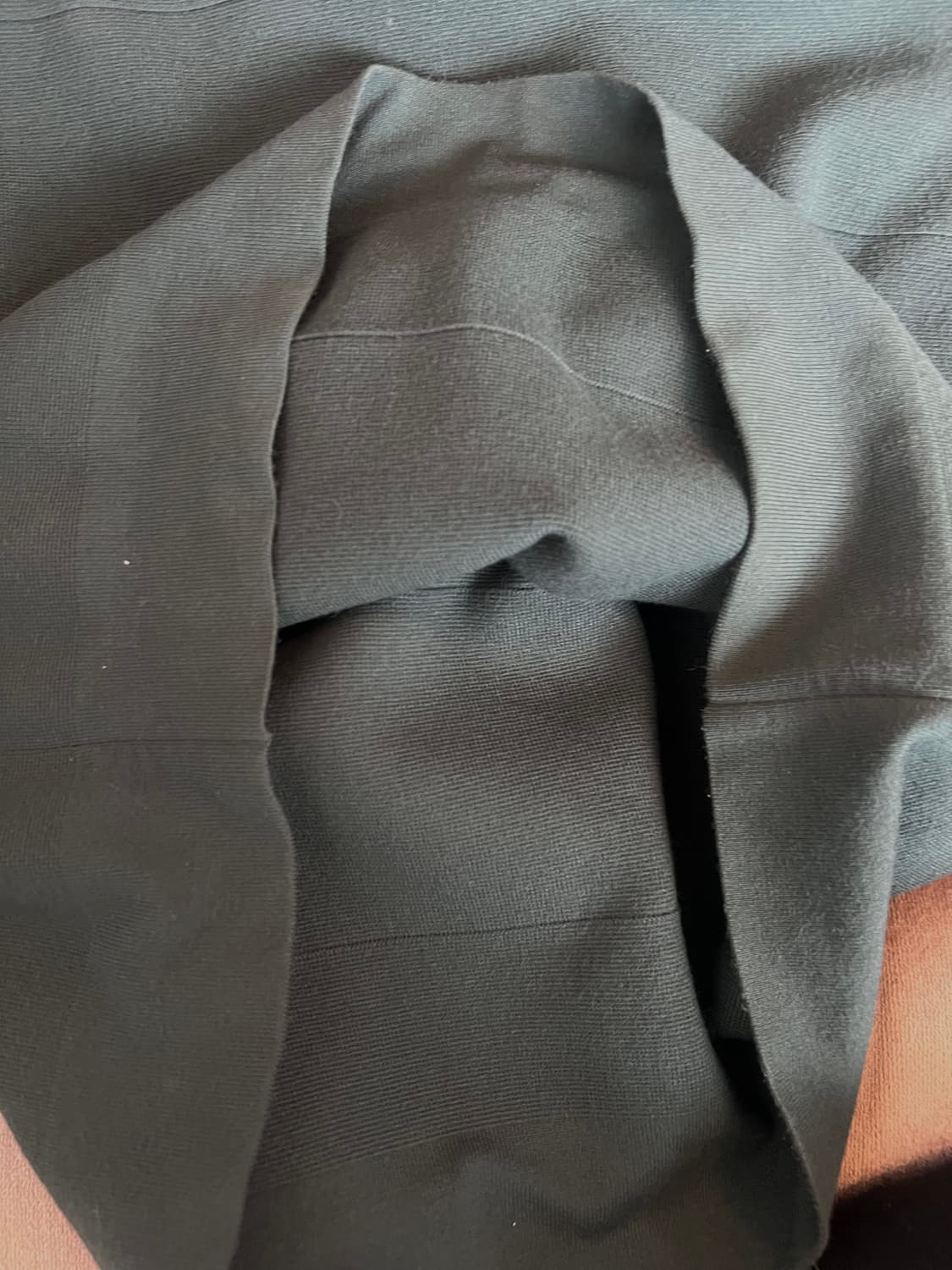 띠어리 남성 카키 라운드니트 상품이미지4