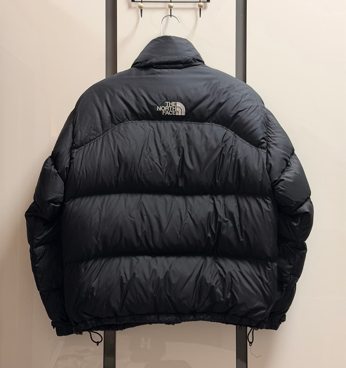 (L)105 노스페이스 센터로고 패딩 블랙 상품이미지1