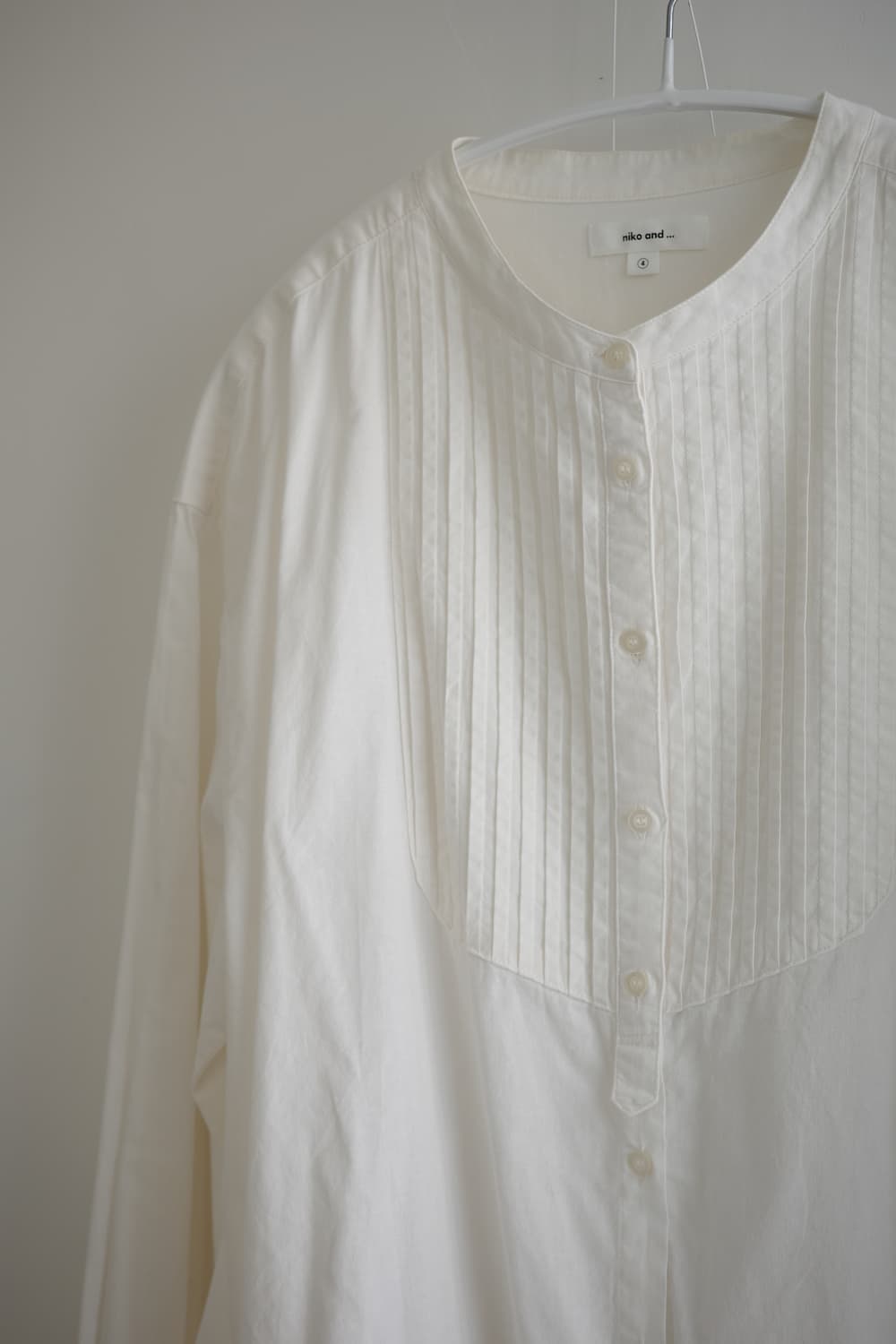 Niko and  아이보리 핀턱 롱 셔츠 남방 상품이미지8