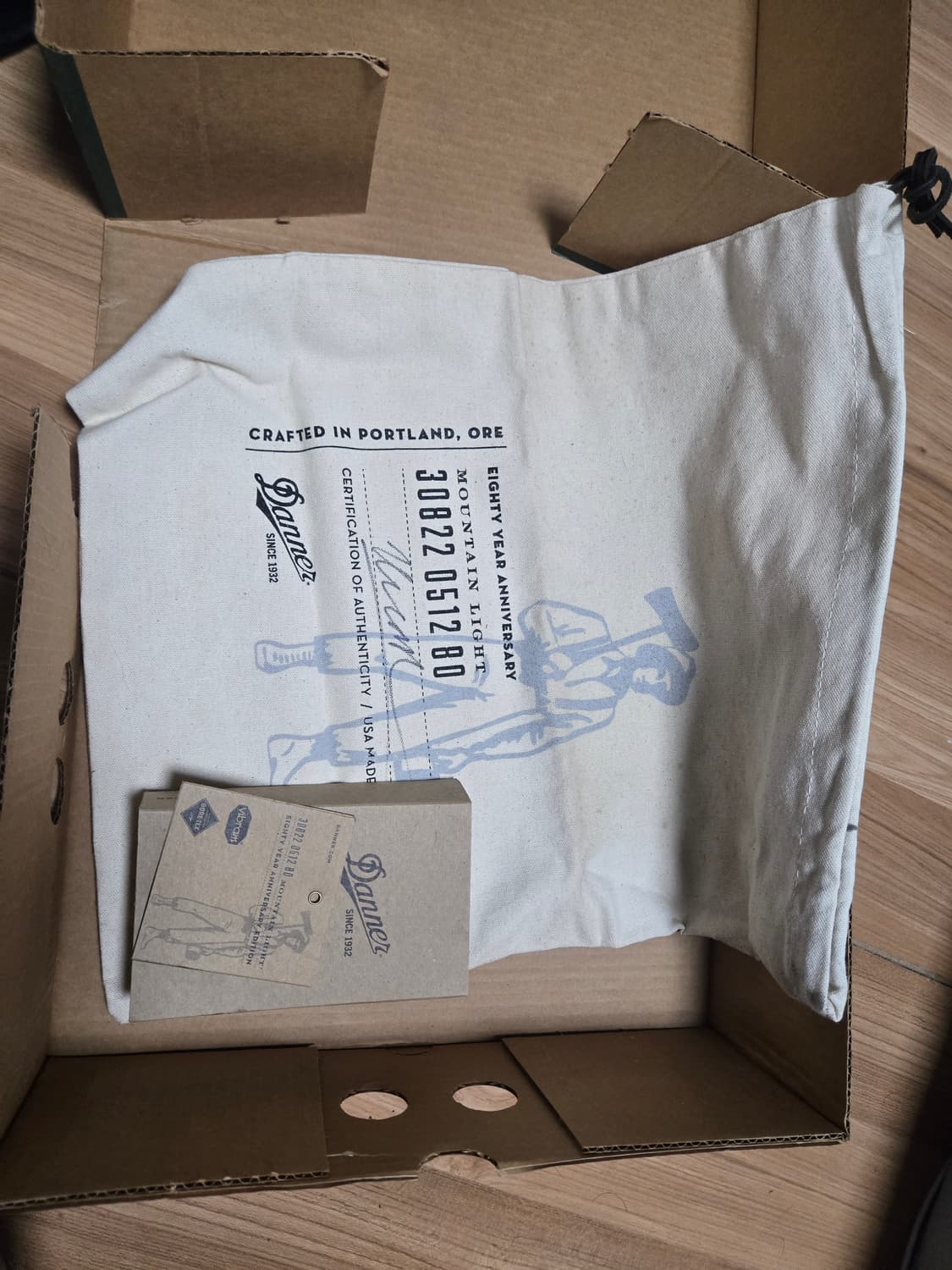 대너 마운틴 라이트 80주년 US8/EU 41.5 사이즈 상품이미지8