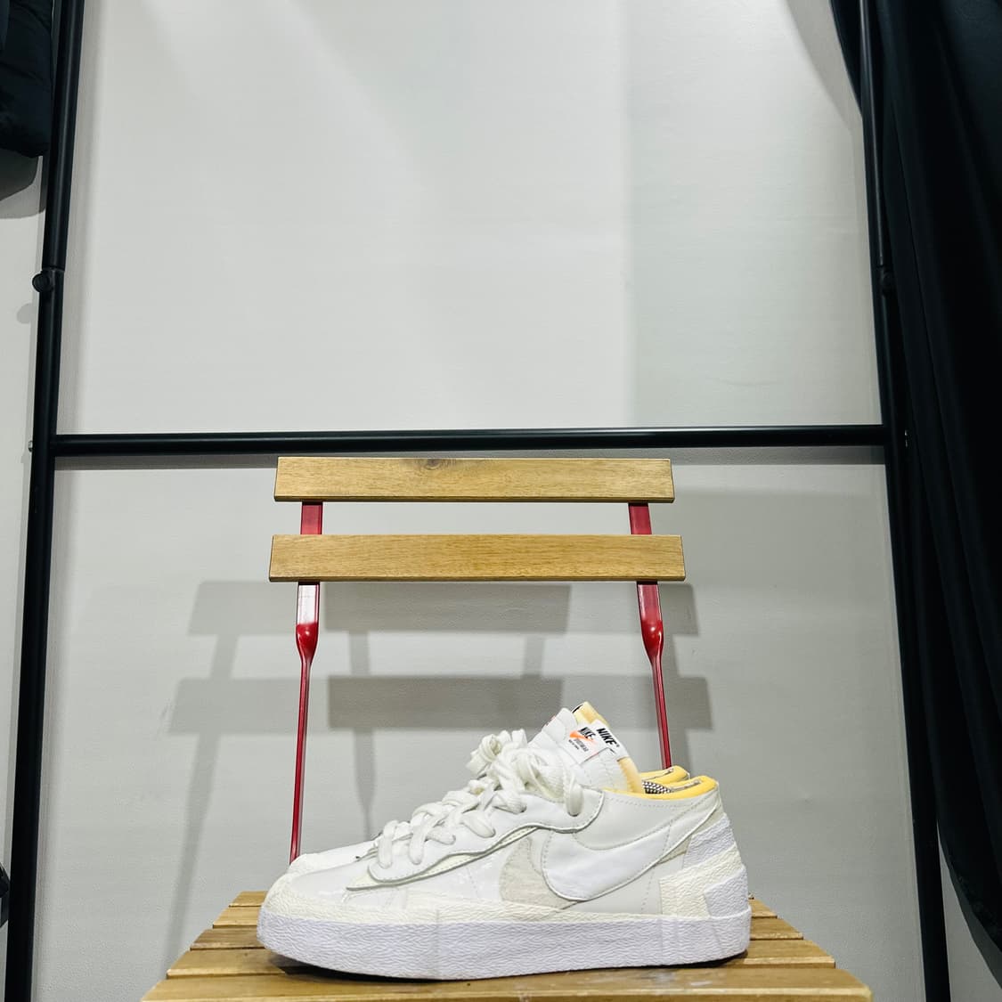 270) 나이키 운동화 남성 남자  사카이 블레이저 로우 화이트 패이턴트 상품이미지3