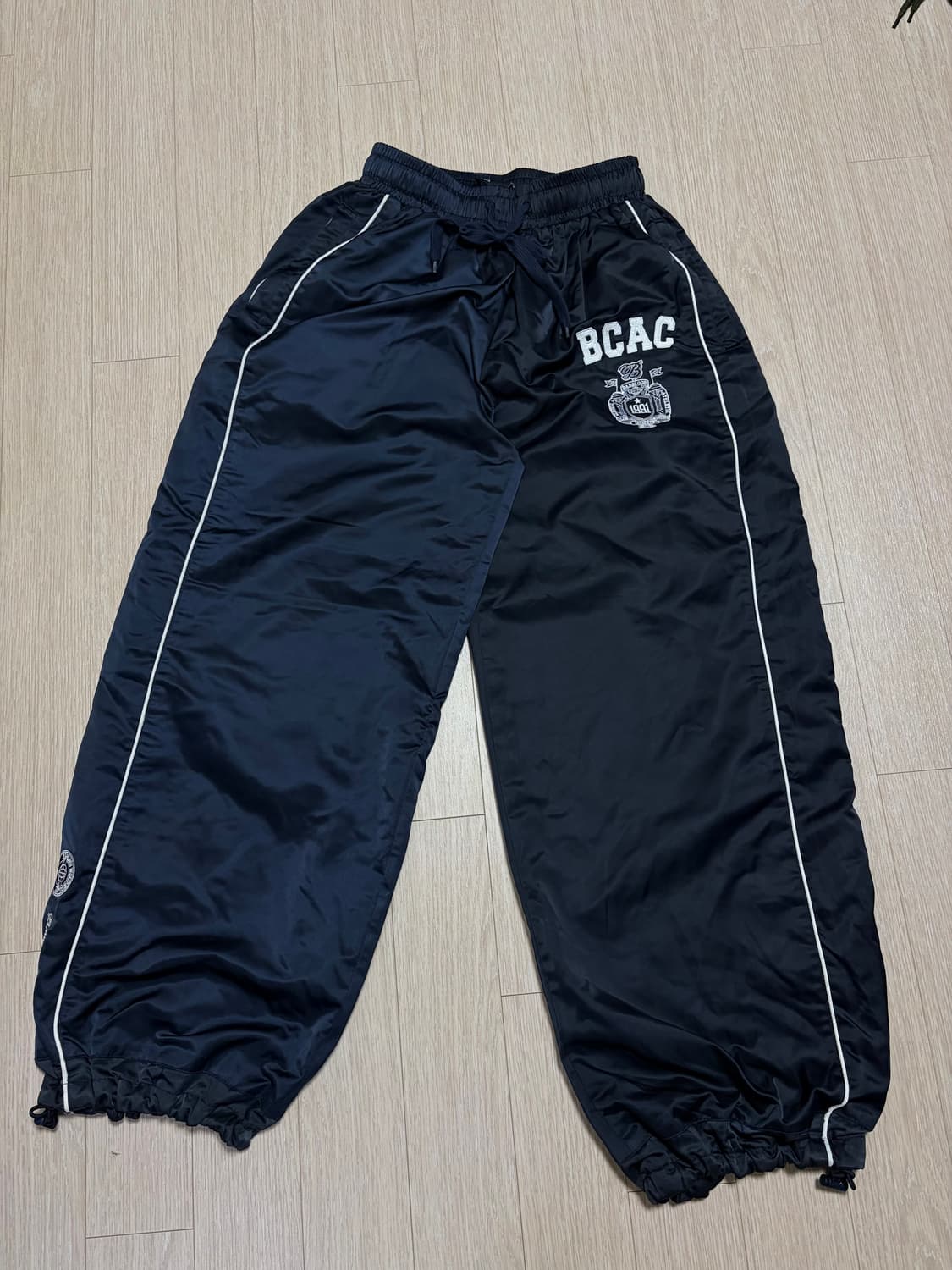 배드블러드 패딩 자켓+ 패딩바지 트레이닝 세트 (네이비) 상품이미지4