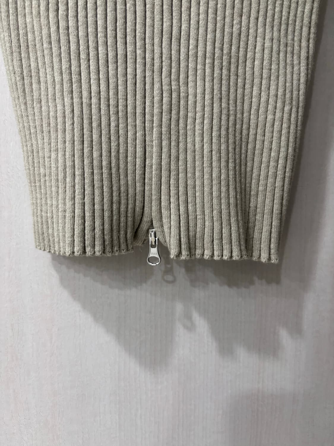 AMOMENTO 아모멘토 high neck zip-up 상품이미지5