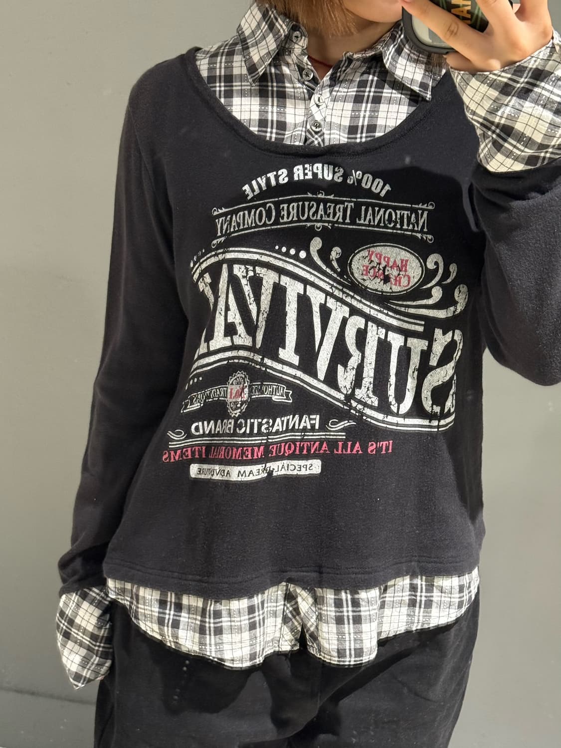 shirt layered detail lettering top 상품이미지3