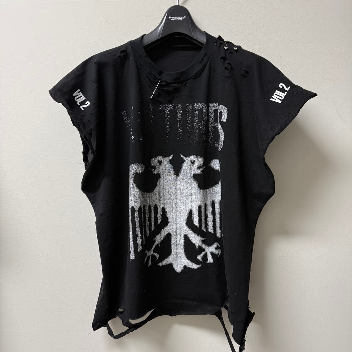 이지 벌쳐스 머천 디스트로이드 반팔티 상품이미지1