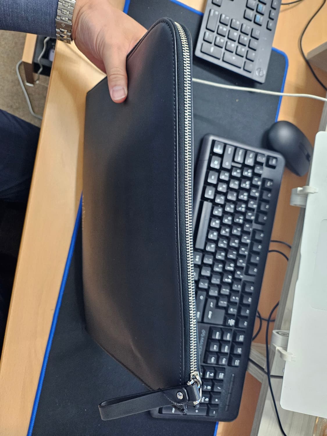발렌티노 다큐먼트 클러치 상품이미지3