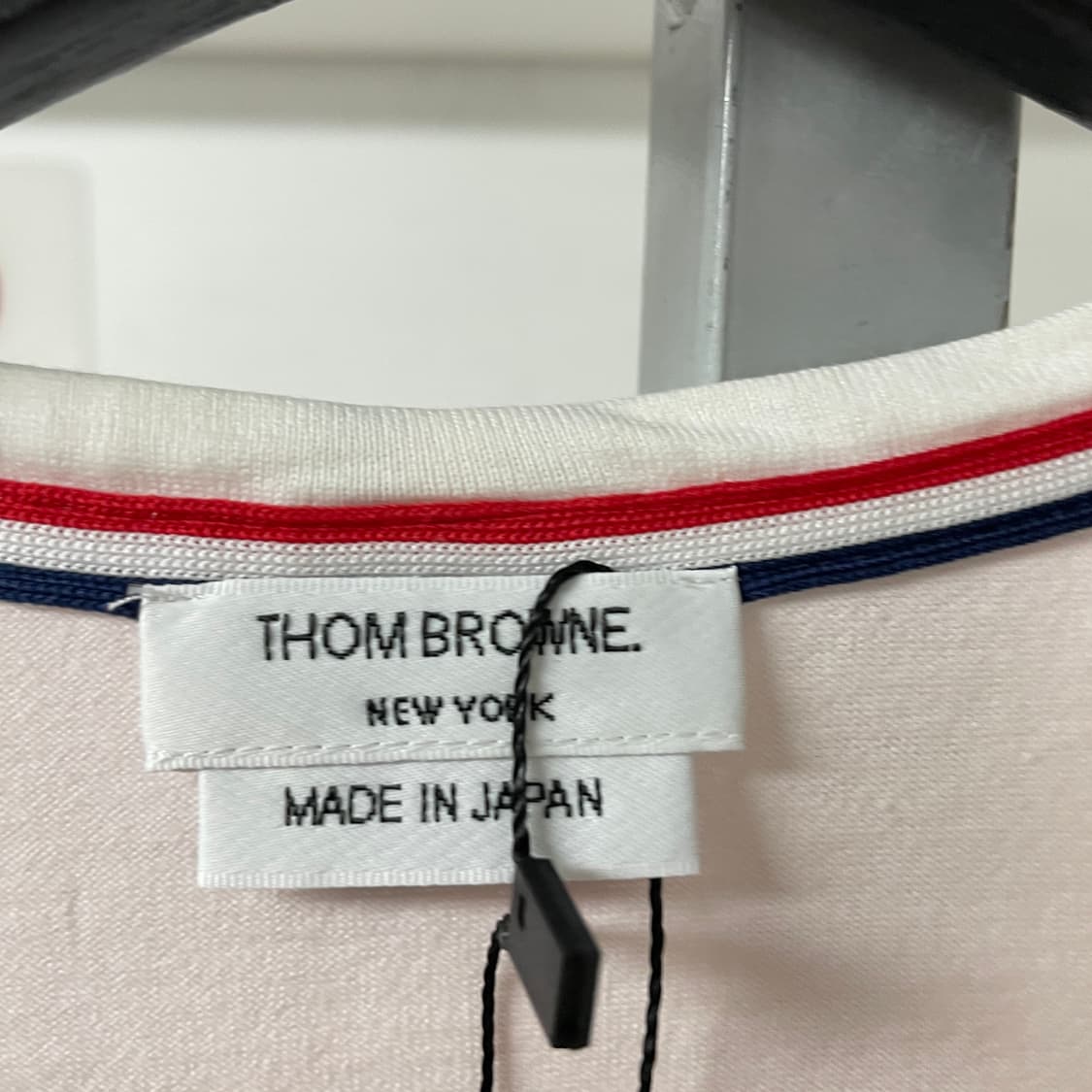 톰브라운 반팔 티셔츠 핑크 3  상품이미지5