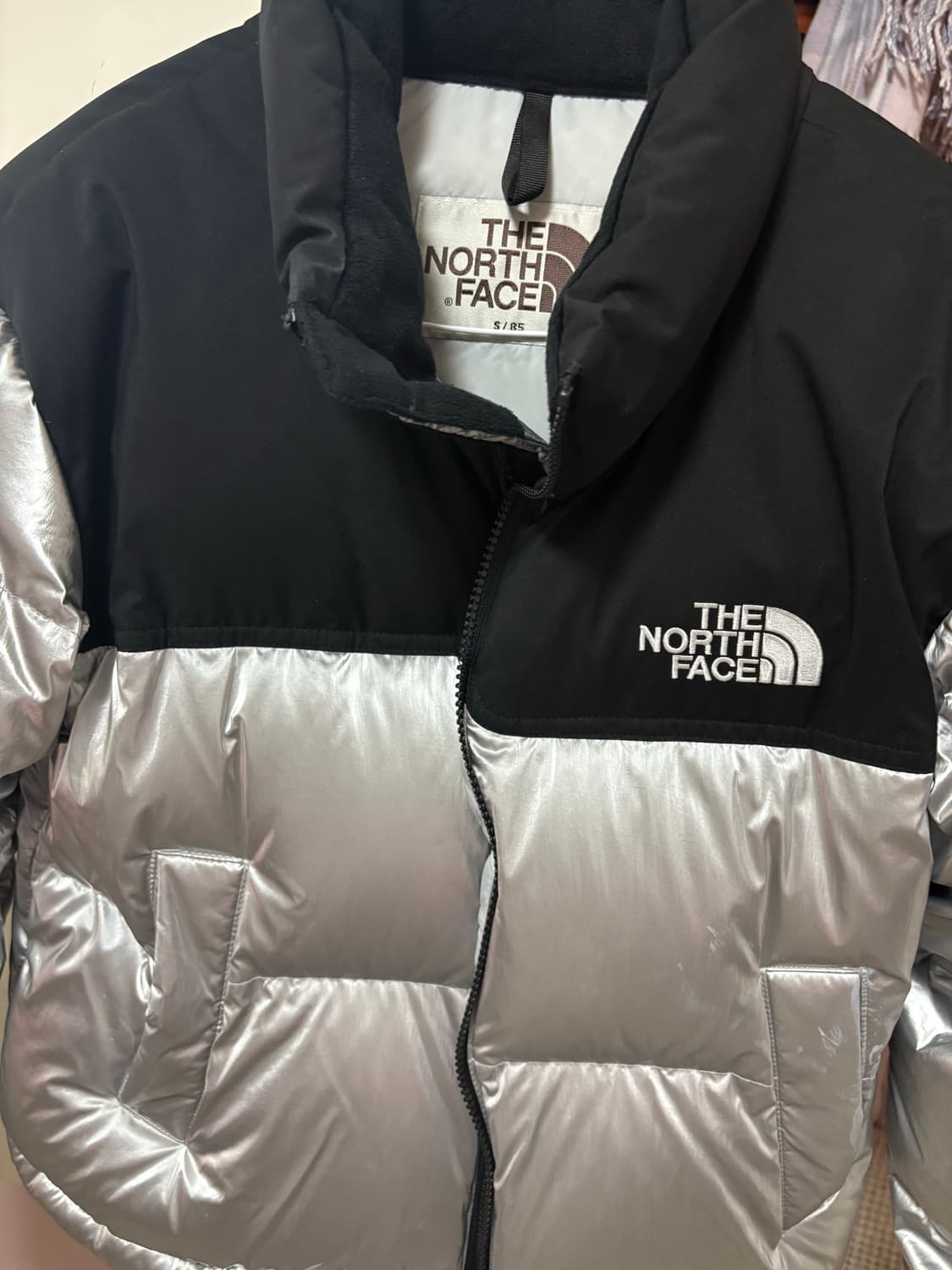 노스페이스 화이트라벨 노벨티 눕시 다운 실버/블랙 S  상품이미지3