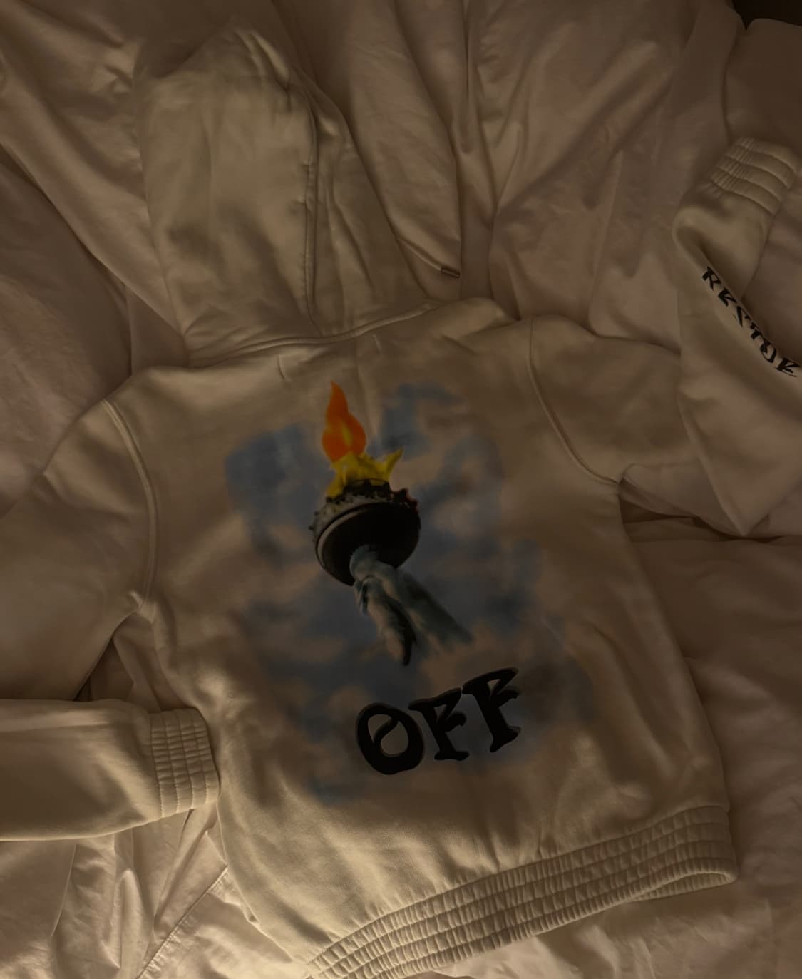 오프화이트 후드티 상품이미지2