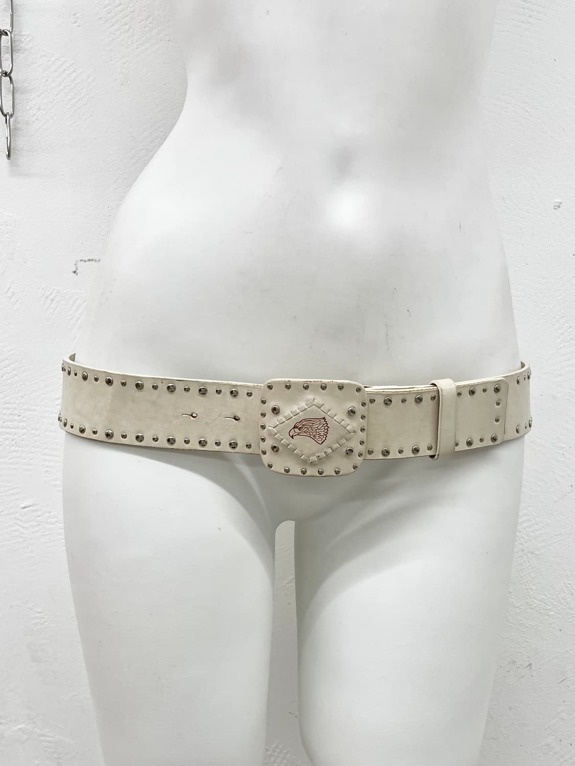 리얼레더 화이트 스터드 버클 벨트 상품이미지2