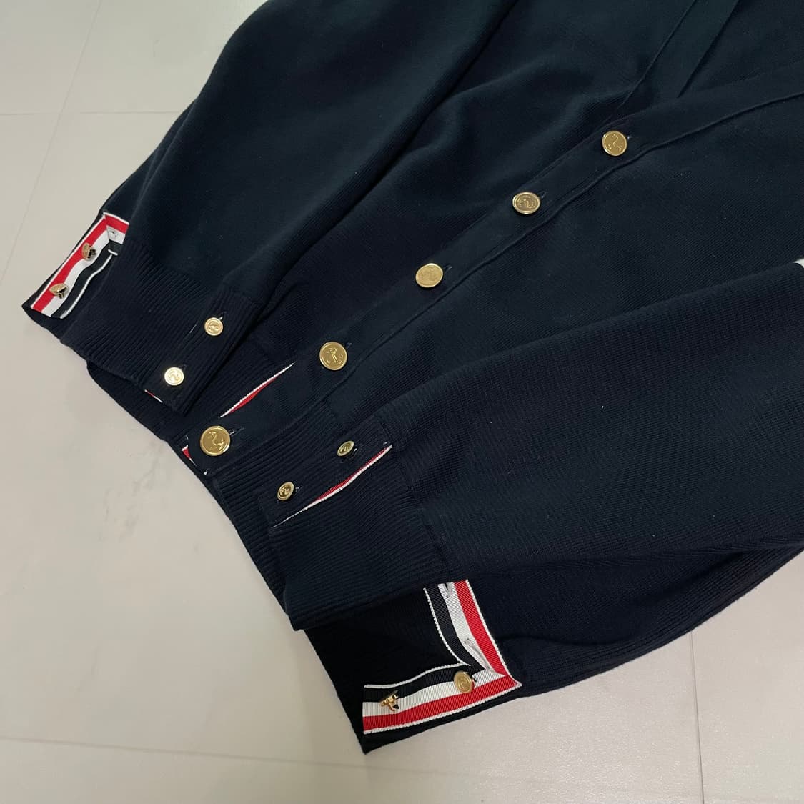 톰브라운 밀라노스티치 금장 가디건 3사이즈 오케이몰 정품 상품이미지2