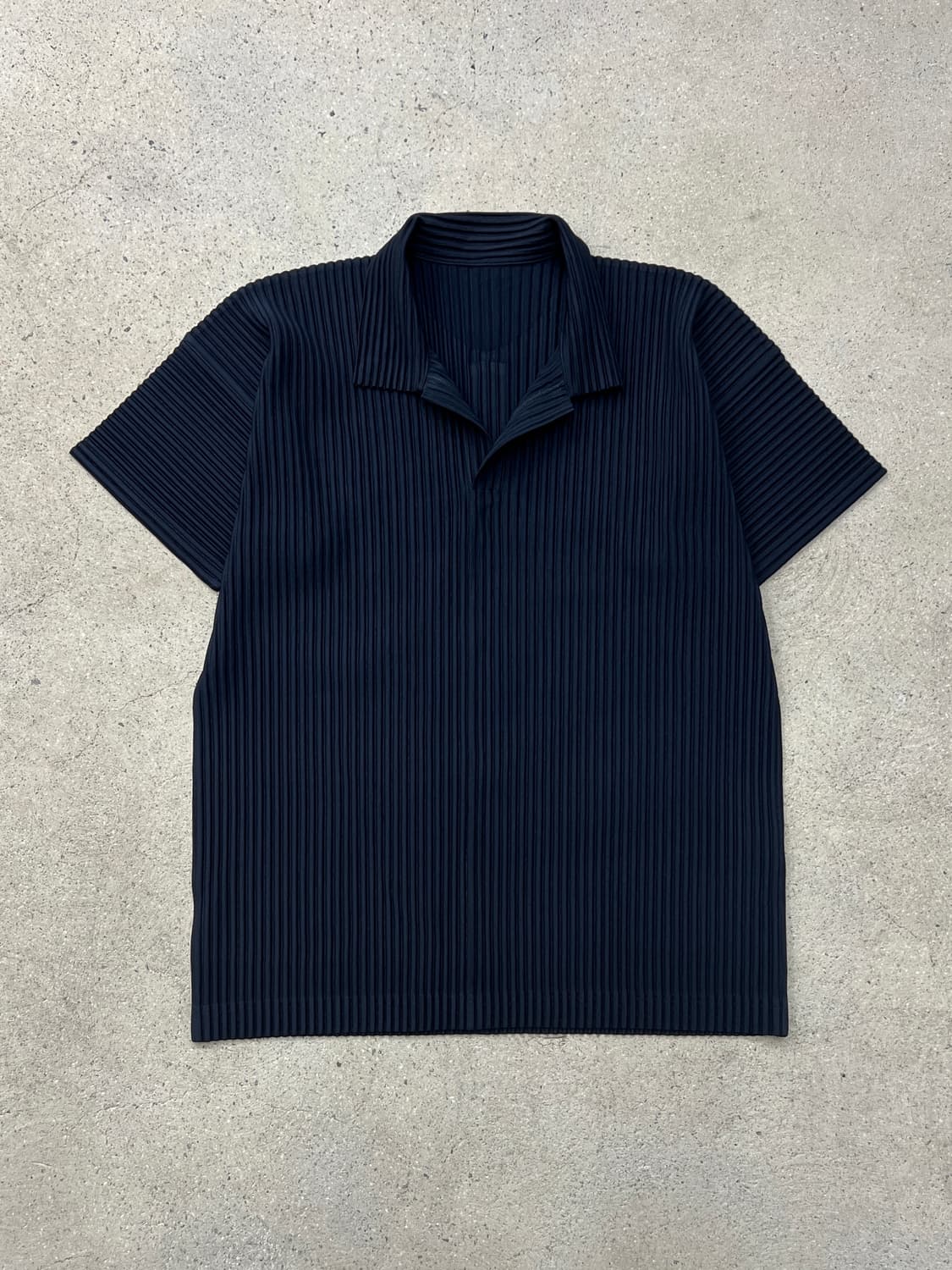 옴므플리세 베이직 다크 네이비 카라 티셔츠 상품이미지1