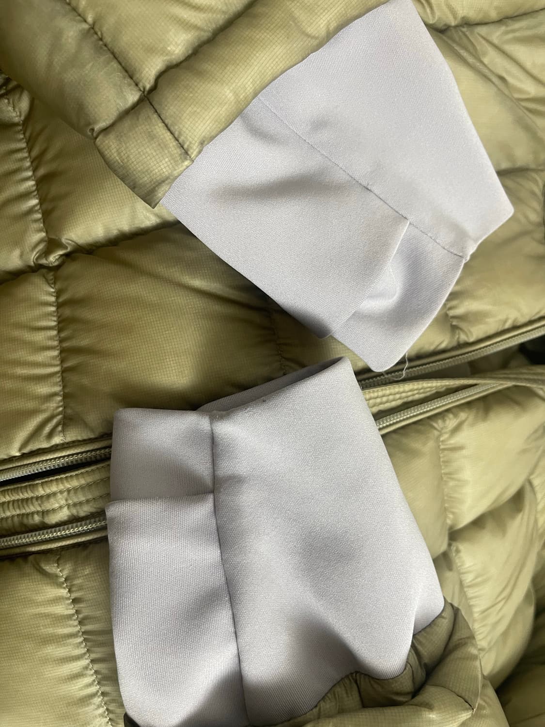 999휴머니티 구스 푸퍼 패딩 카키 상품이미지4