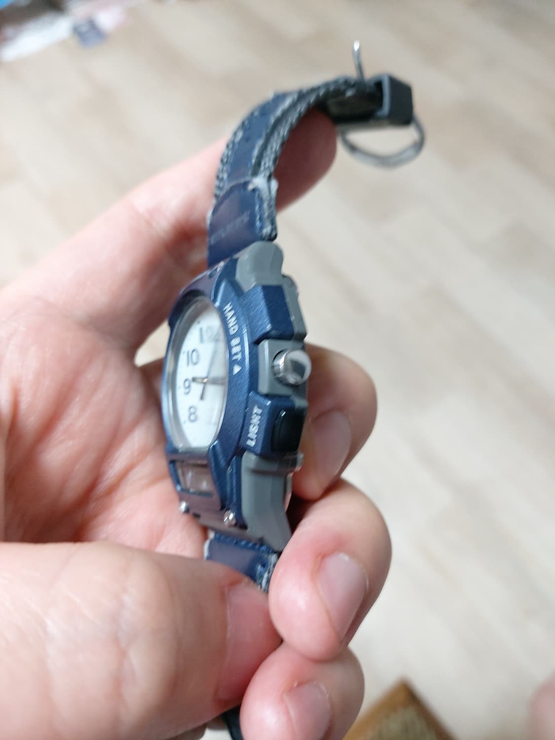 네이비 색상의 카시오 전자시계 상품이미지2