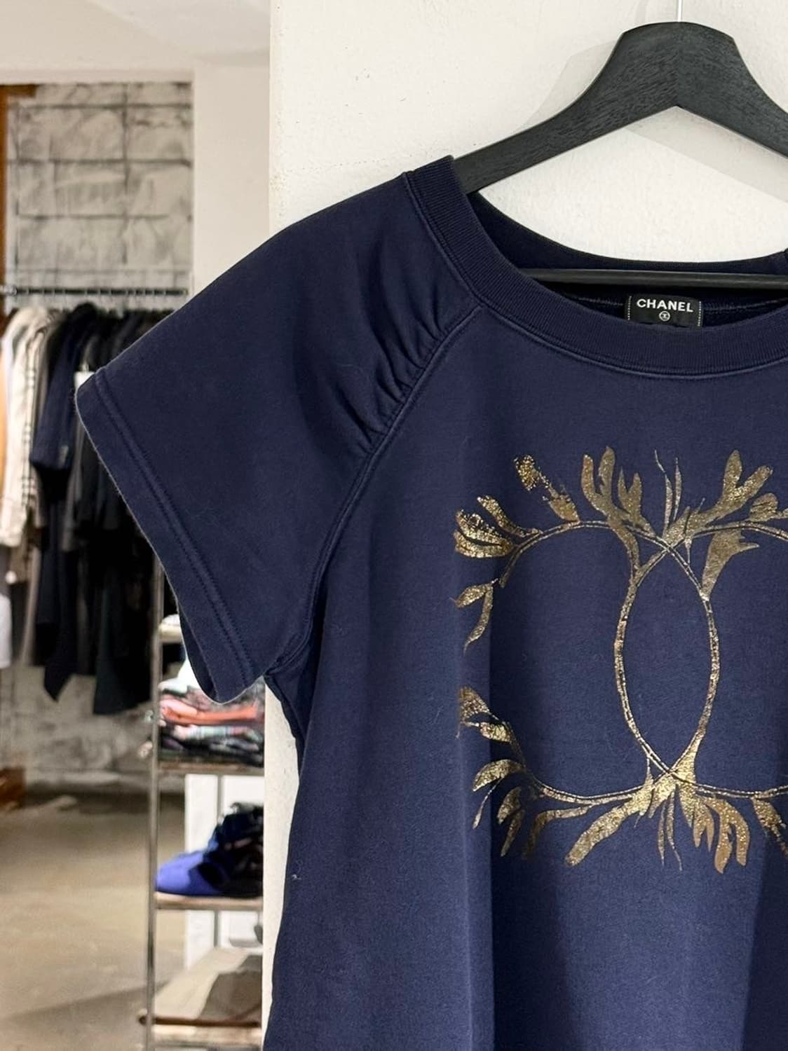 샤넬 네이비 셔링 로고 래글런 하프 티셔츠 상품이미지2