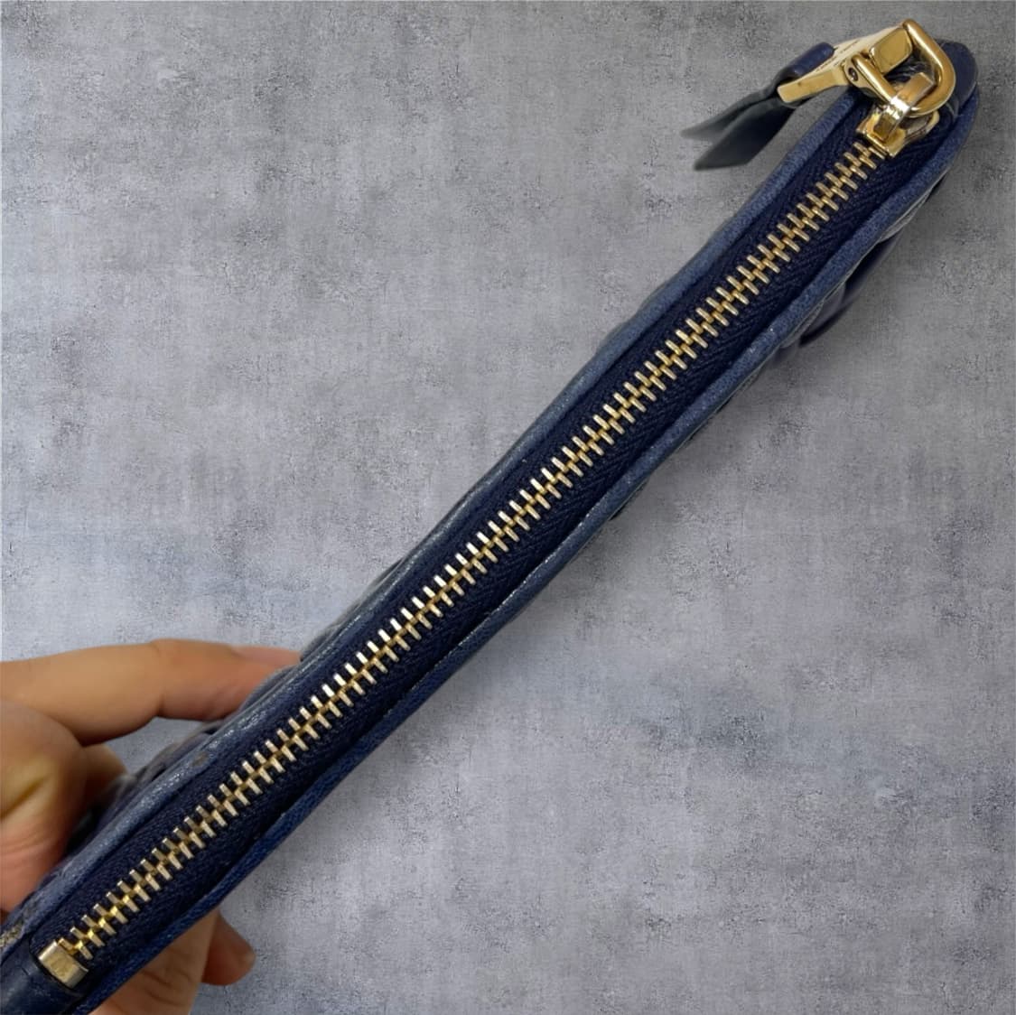 미우미우 Miu Miu 마테라쎄 마드라스 레더 지퍼 카드 파우치 상품이미지3