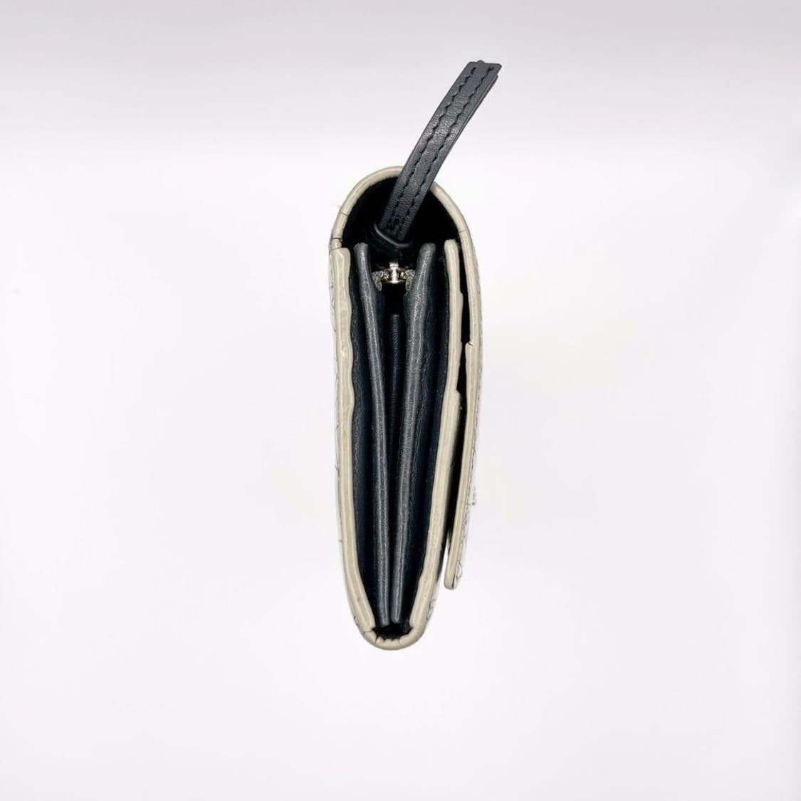 비비안 웨스트우드 x Farrel Nissa 멀티 장지갑 상품이미지6