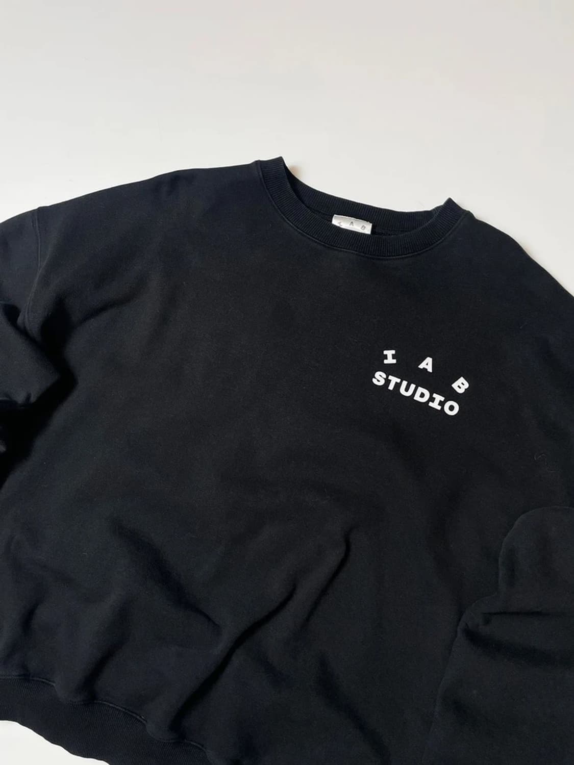 아이앱스튜디오 시그니처 스웻 크루넥 맨투맨 PN9446 상품이미지4