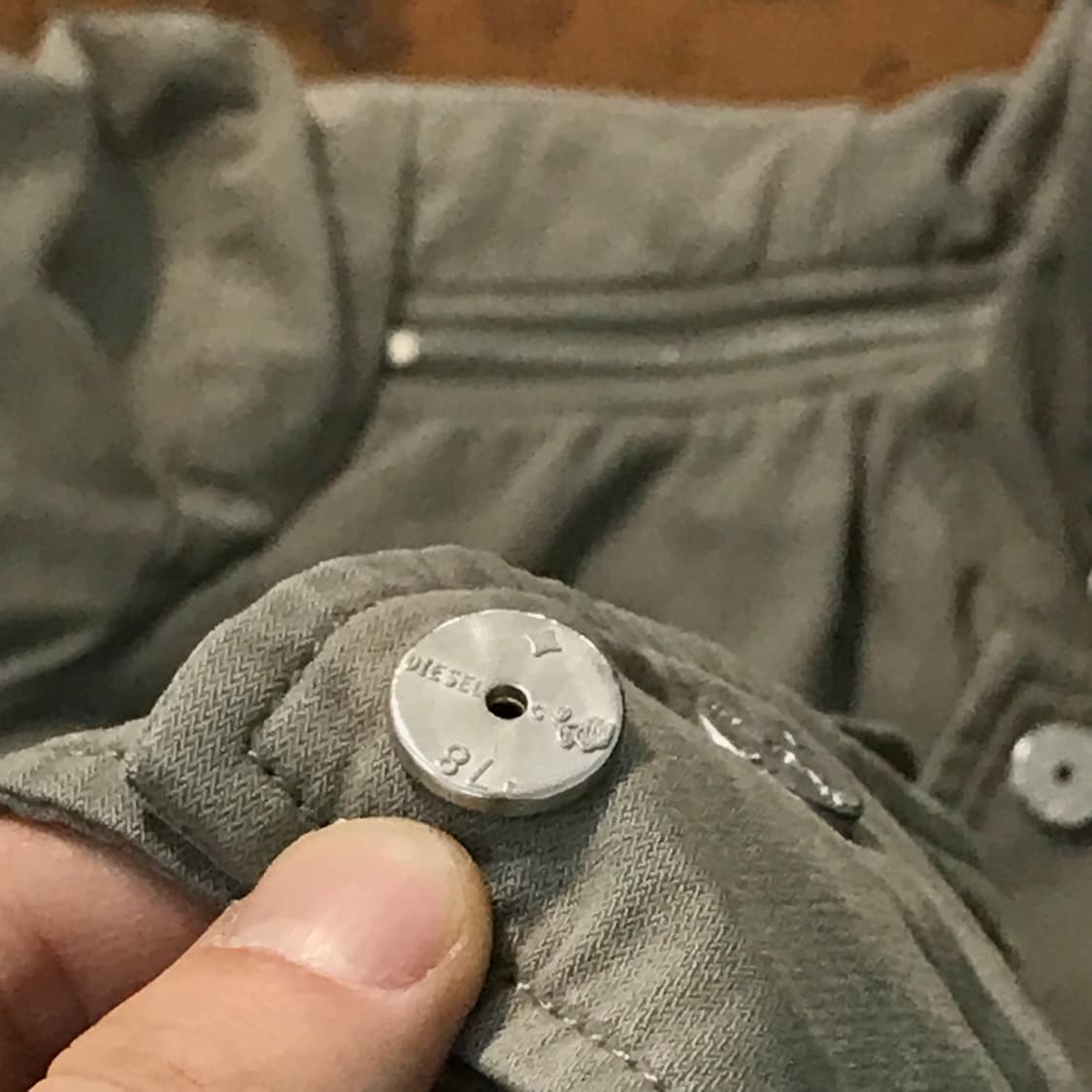 디젤 그레이카키 지퍼 디테일 야상 점퍼 여성 55 66 사이즈  상품이미지10