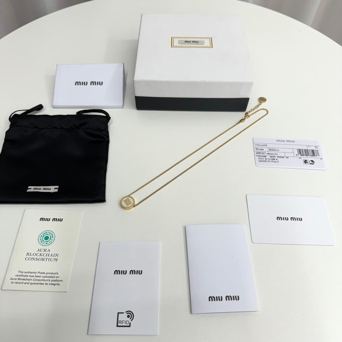 [풀박스] 미우미우 에나멜 메탈 목걸이 화이트 상품이미지1