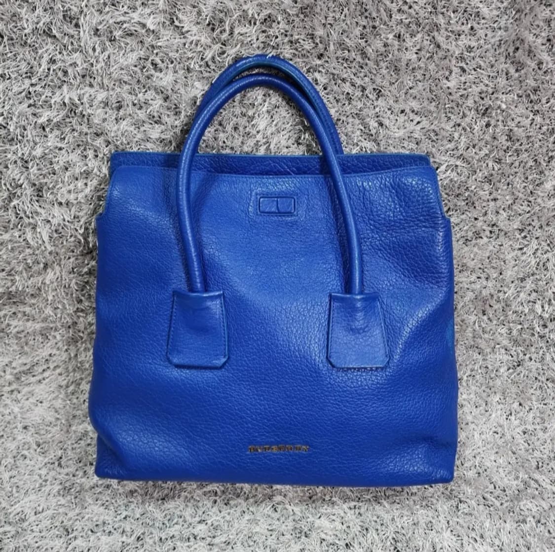 버버리 레더 토트백 상품이미지1