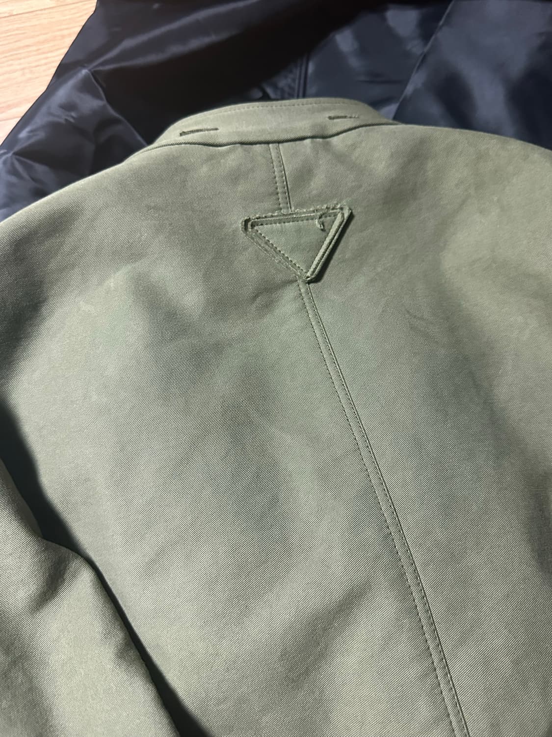 프라다 23fw 후디드 맥시 파카 38 상품이미지3