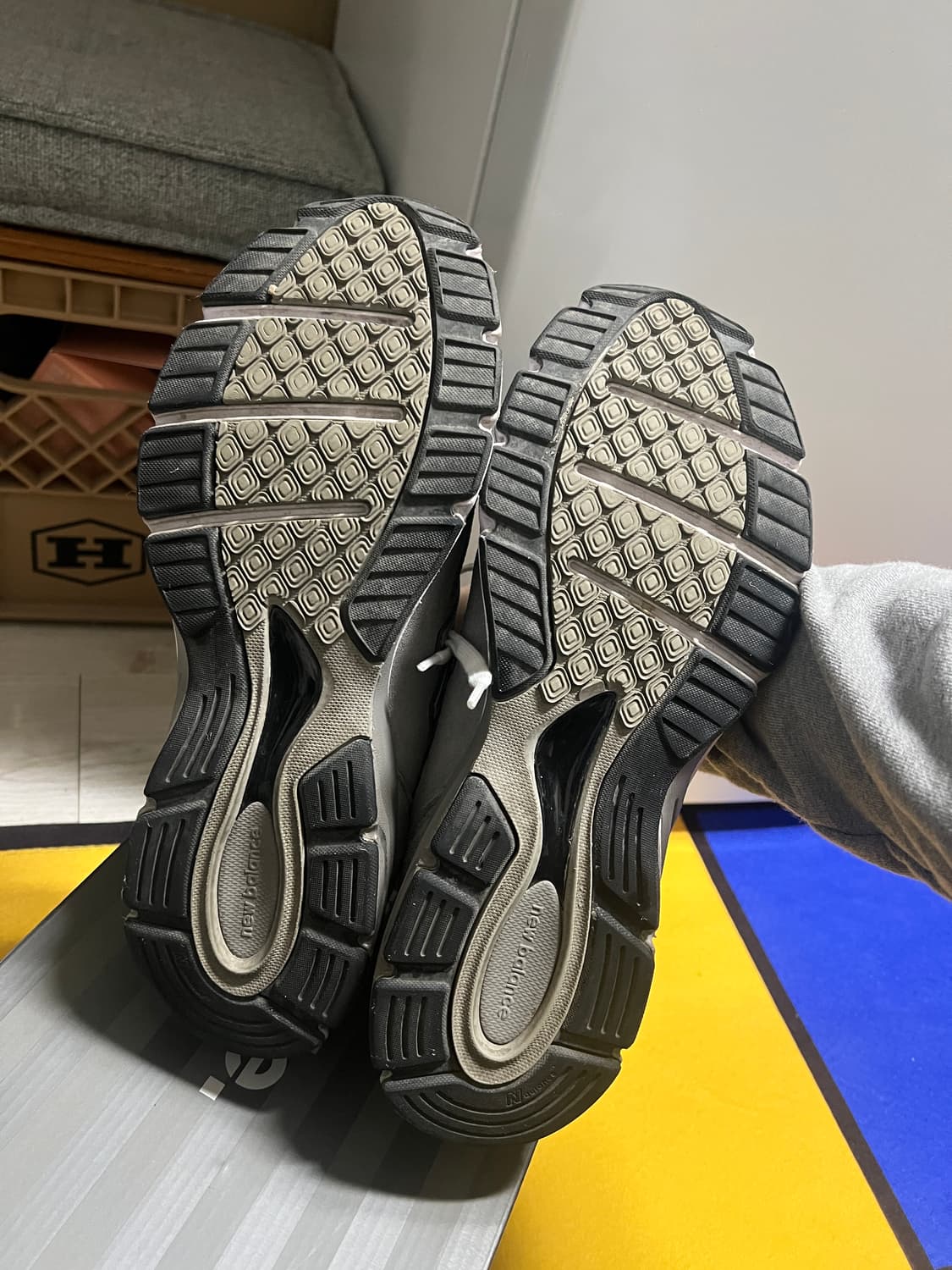 [280] 뉴발란스 990v4 메이드 인 USA 그레이 실버 상품이미지3