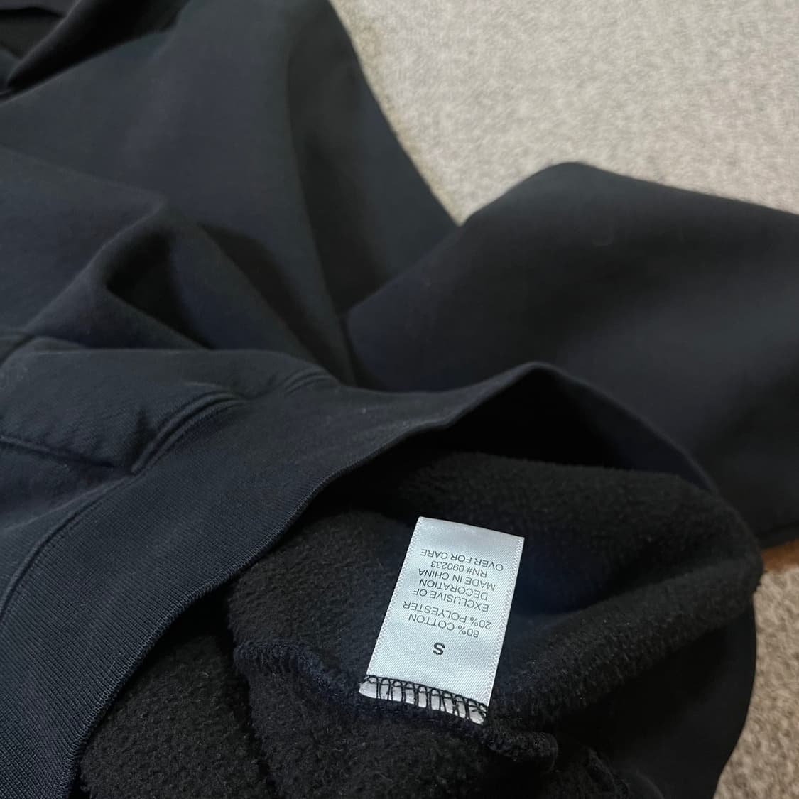 에센셜 빅로고 후드티 상품이미지6