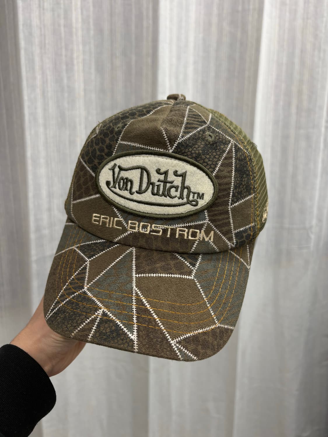 VonDutch 본더치 x 에릭 보스트롬 카모 패치 트러커 메쉬캡 모자 상품이미지1