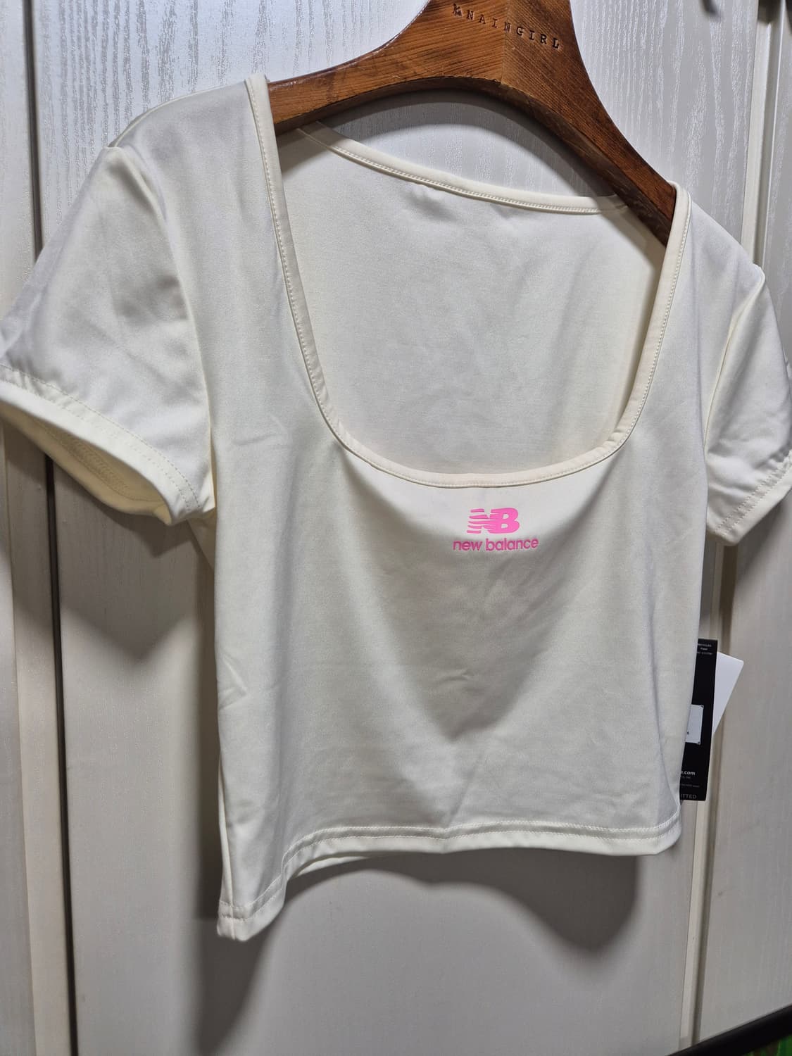 (세일)(새상품)뉴발란스 크롭 반팔티 아이보리 상품이미지3