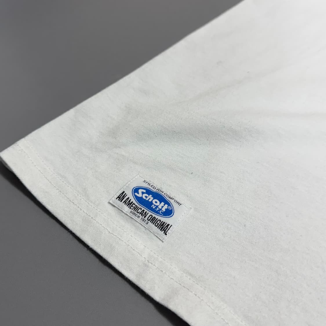 쇼트(Schott) 화이트컬러 양면 스탬프 프린팅 로고 크루넥 반팔 상품이미지5