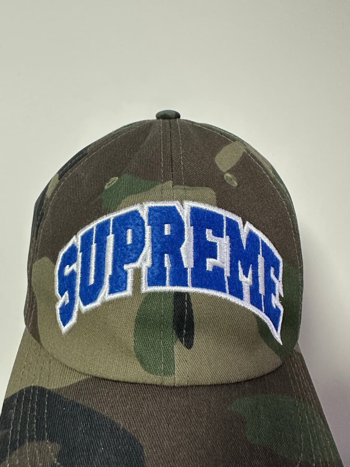 [OS] 슈프림 펠트 아크 6패널 우드랜드 카모 캡 (24FW) 상품이미지2